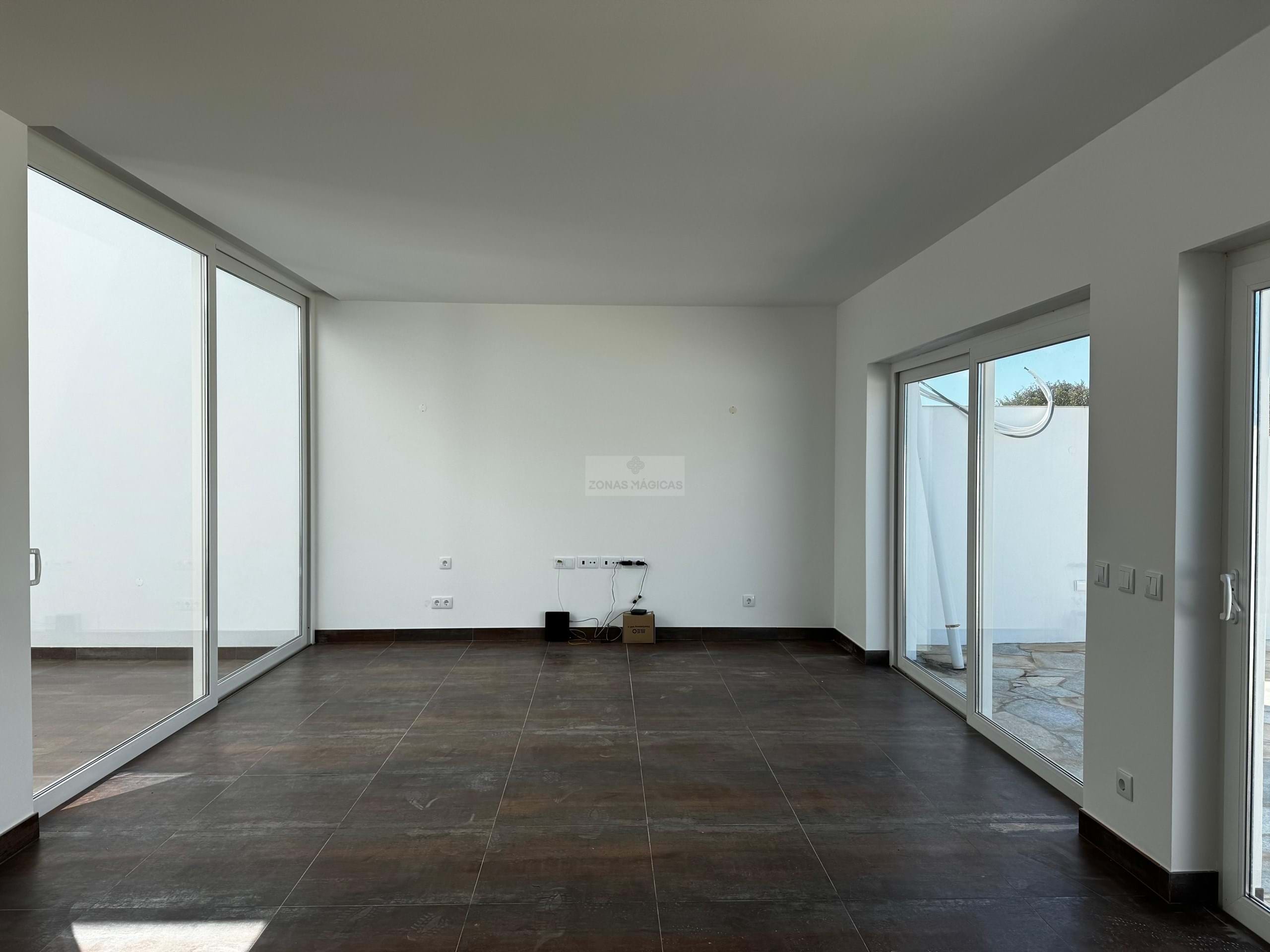 3 Bed, 4 Bath, HouseFor Sale, Vila do Bispo, Faro, 8650-361