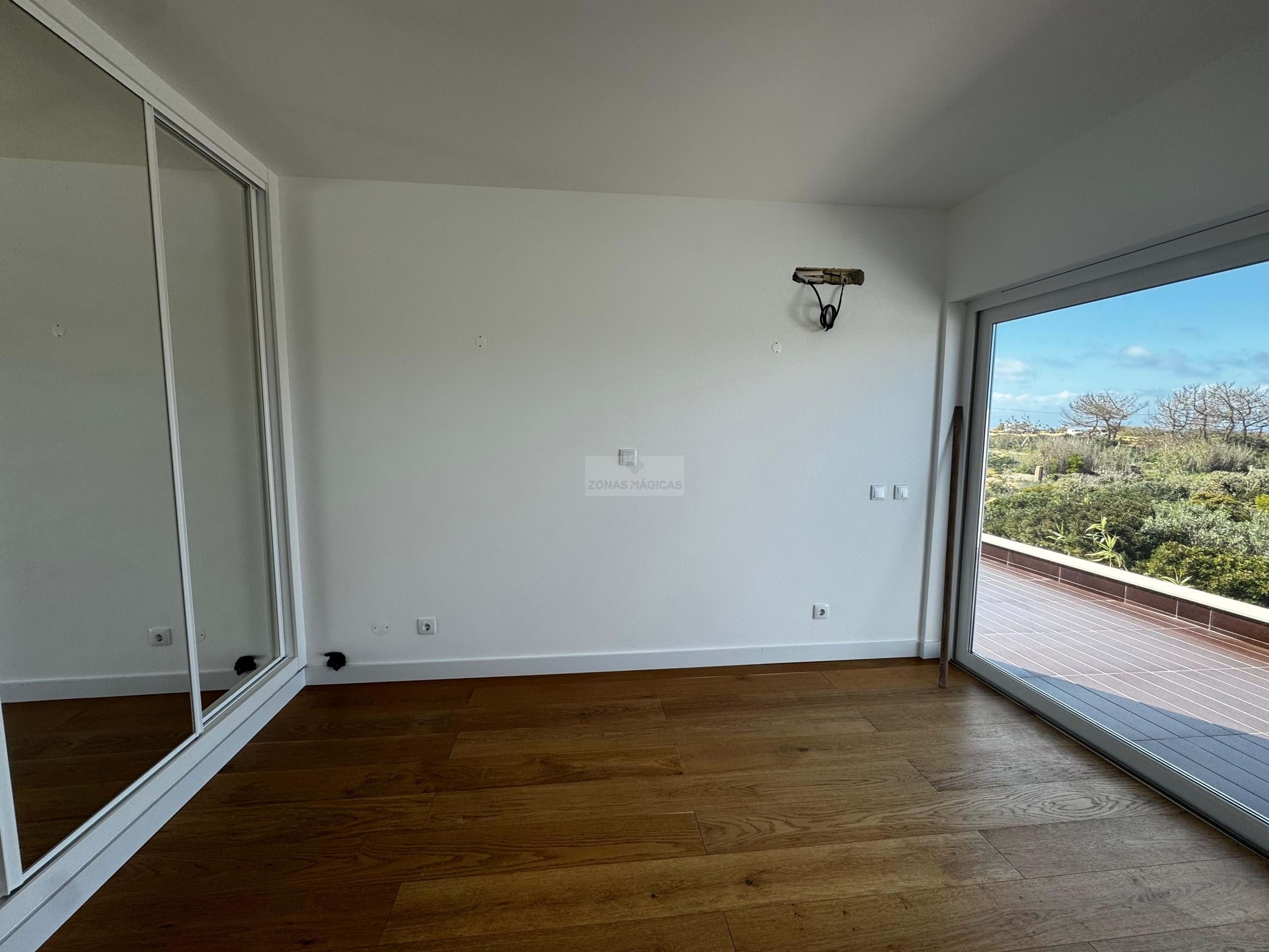 3 Bed, 4 Bath, HouseFor Sale, Vila do Bispo, Faro, 8650-361