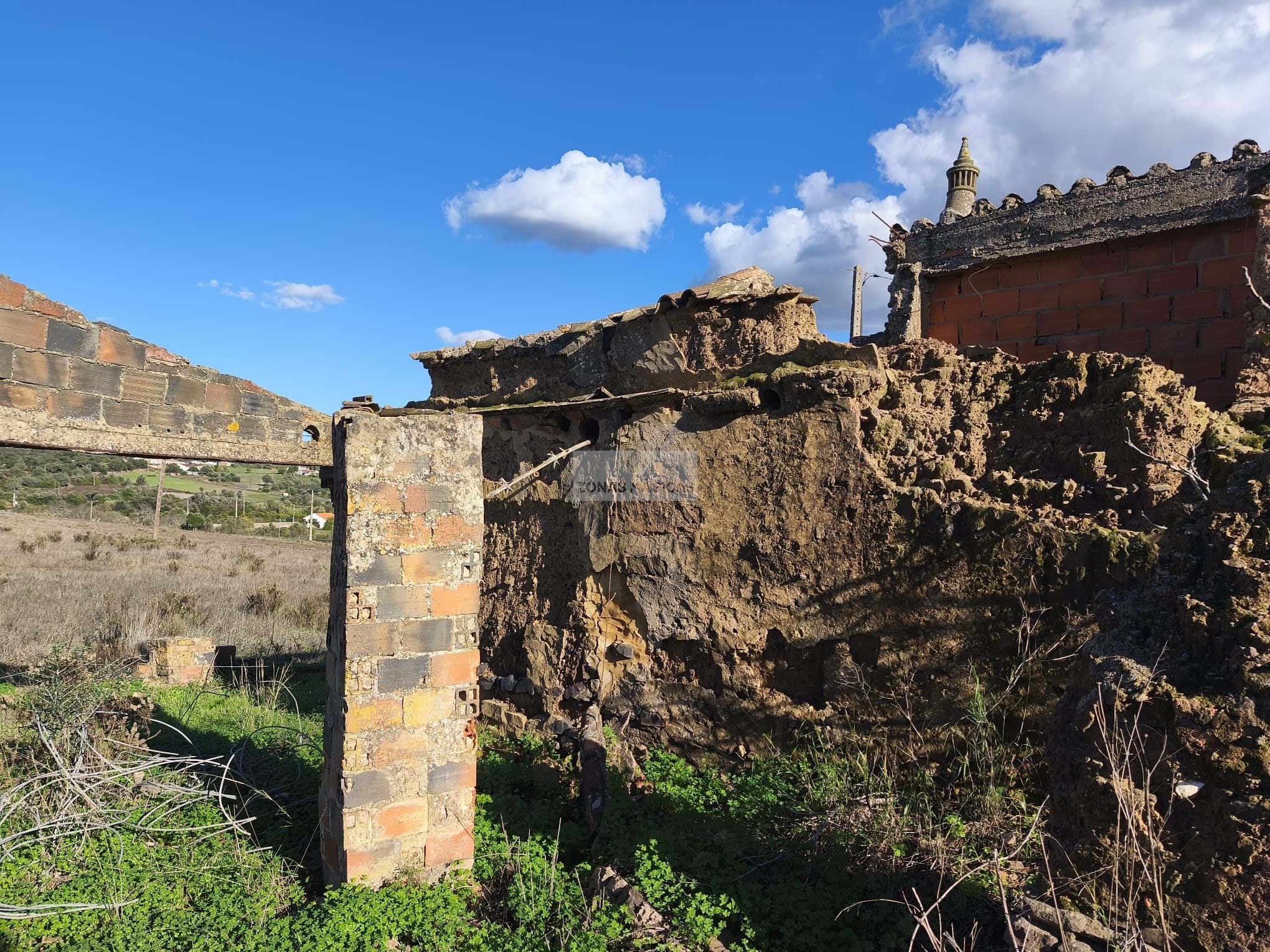 4 Bed, 1 Bath, HouseFor Sale, Lagos, Faro, 8600-069