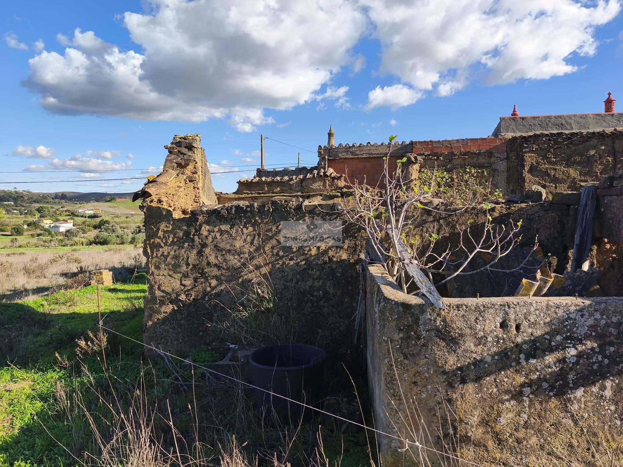 4 Bed, 1 Bath, HouseFor Sale, Lagos, Faro, 8600-069