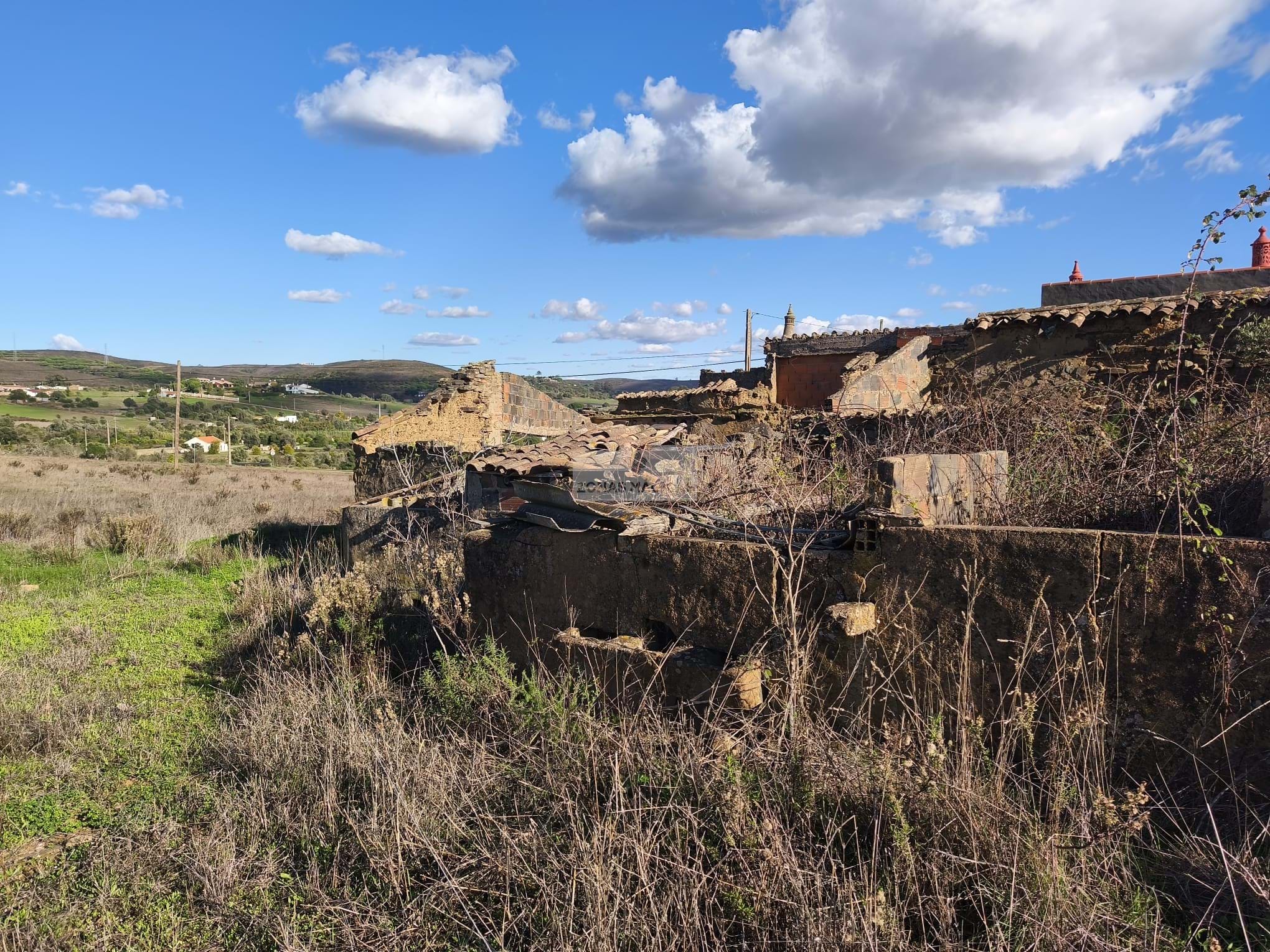 4 Bed, 1 Bath, HouseFor Sale, Lagos, Faro, 8600-069