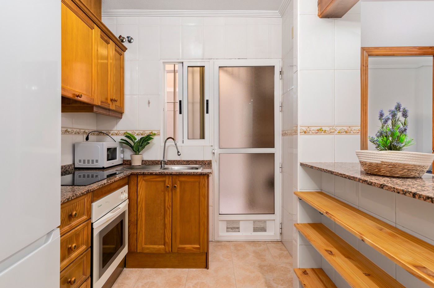 2 Bed, 1 Bath, ApartmentFor Sale, Torrevieja, Alicante