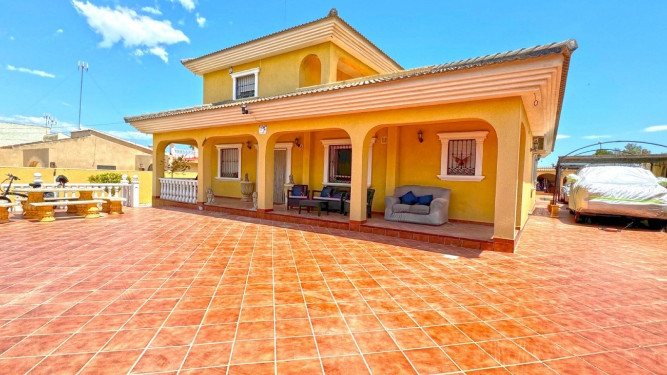 6 Bed, 6 Bath, HouseFor Sale, Torrevieja, Alicante