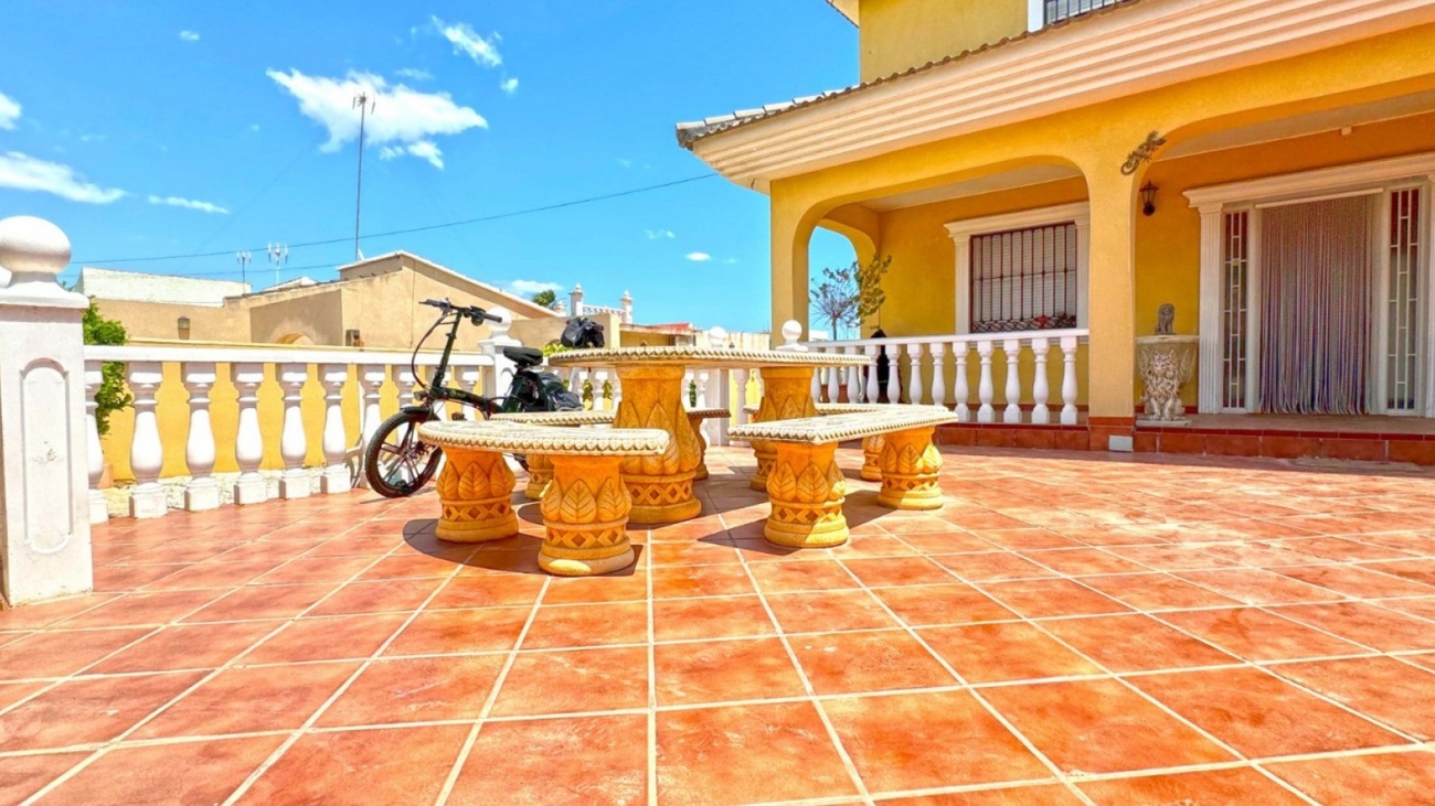 6 Bed, 6 Bath, HouseFor Sale, Torrevieja, Alicante