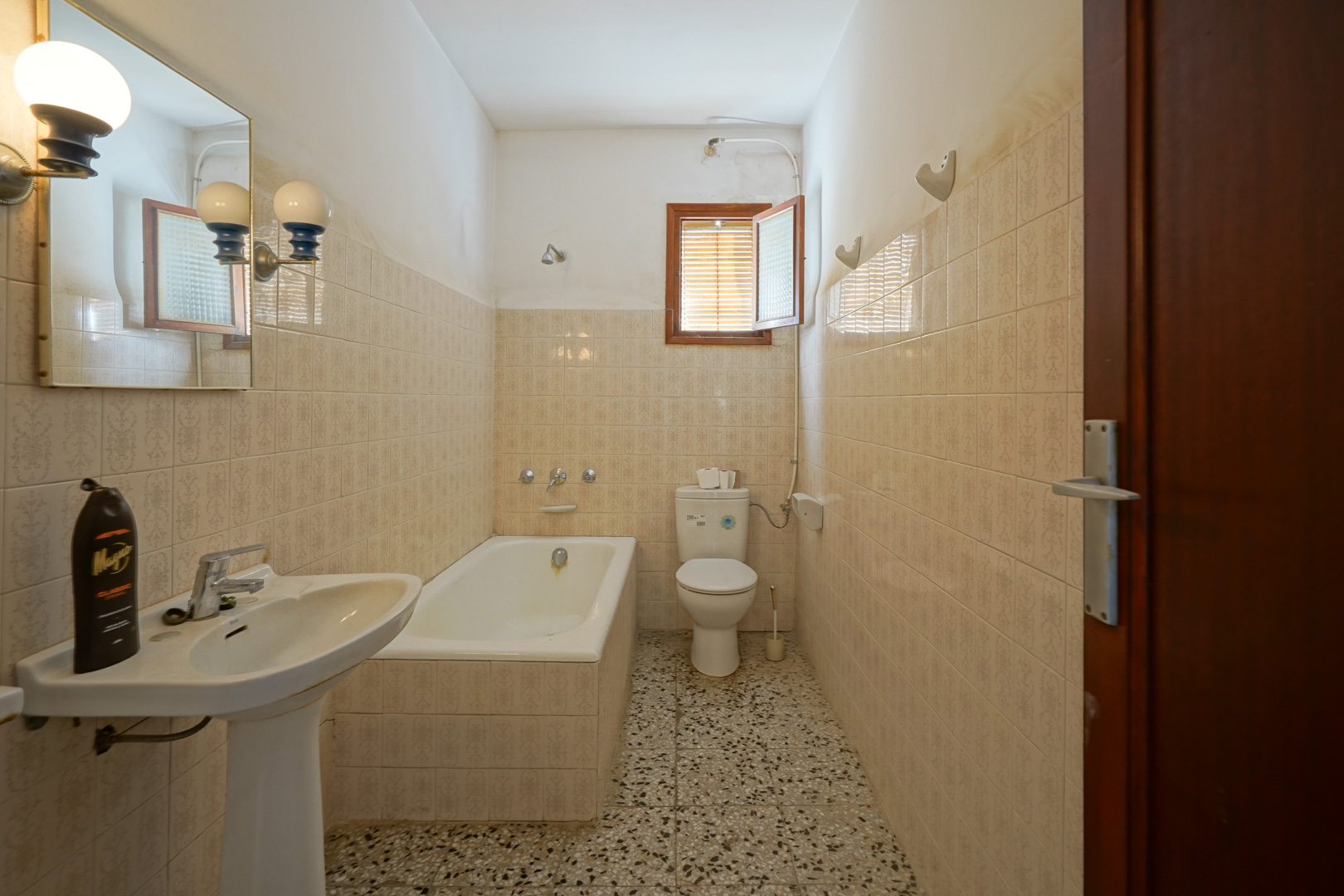 7 Bed, 2 Bath, HouseFor Sale, Benissa, Alicante