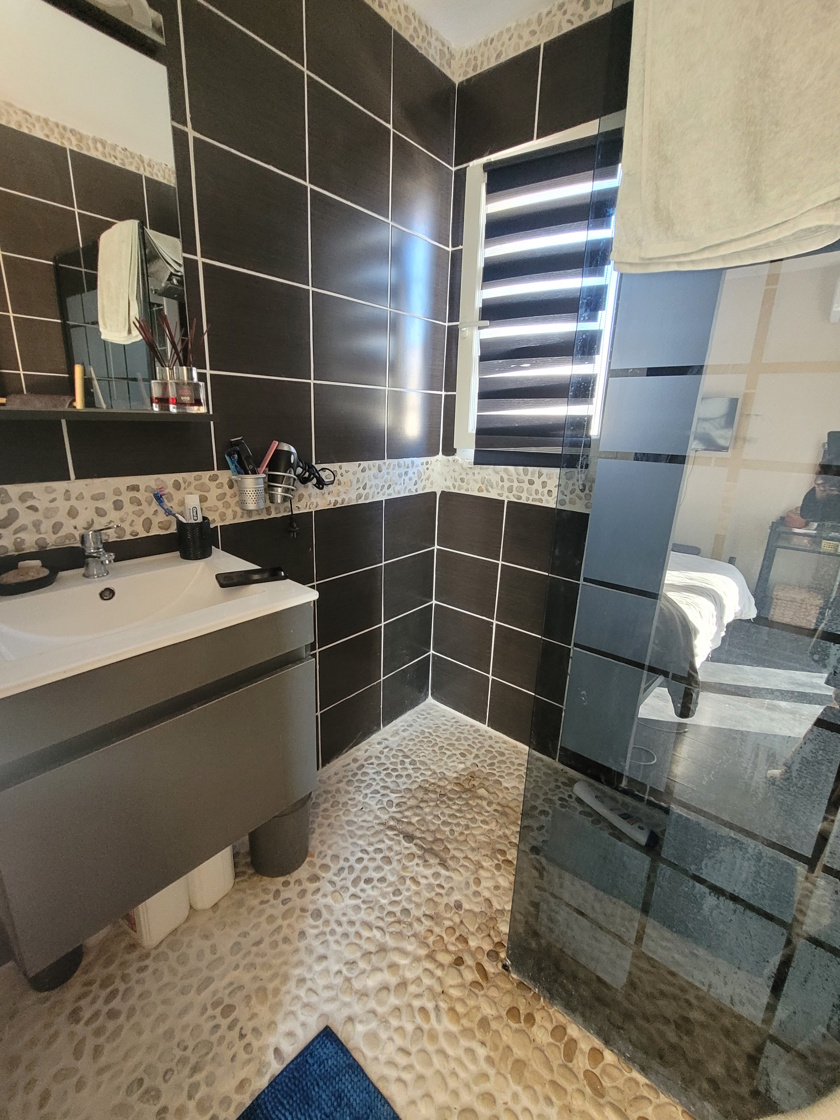 5 Bed, 2 Bath, HouseFor Sale, Alignan Du Vent, Herault, Languedoc-Roussillon, 34290