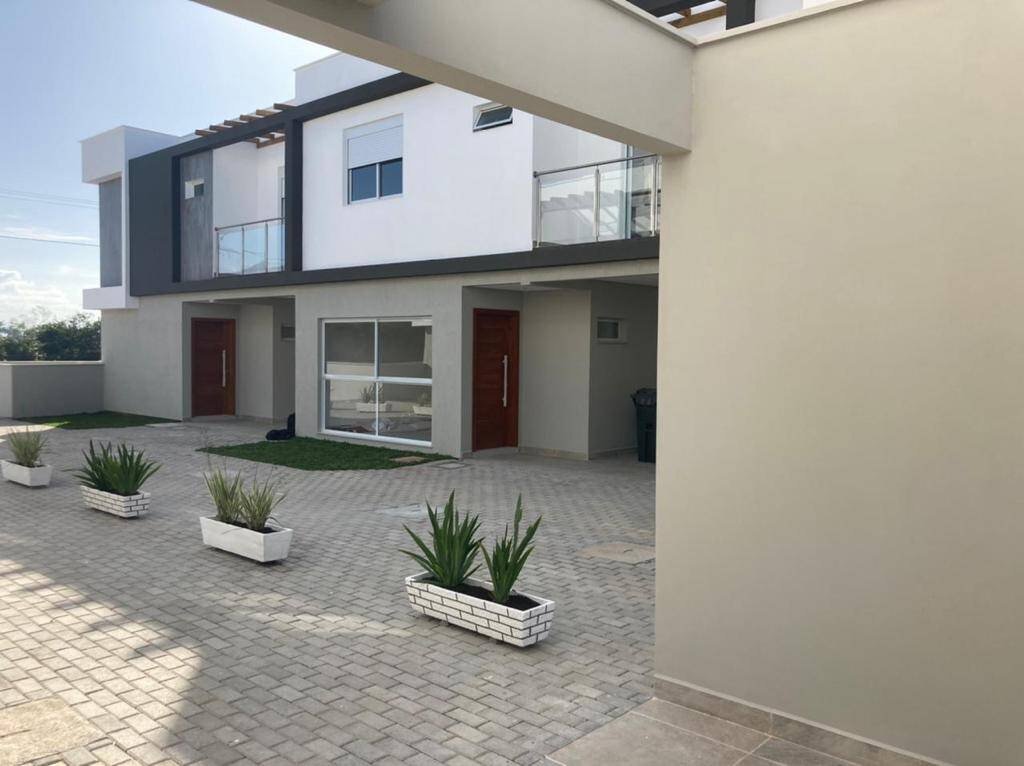 3 Bed, 2 Bath, HouseFor Sale, Morro das Pedras, Santa Catarina, 88066-018