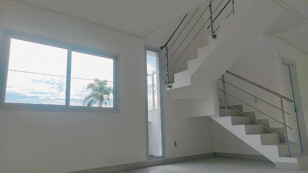 3 Bed, 2 Bath, HouseFor Sale, Morro das Pedras, Santa Catarina, 88066-018