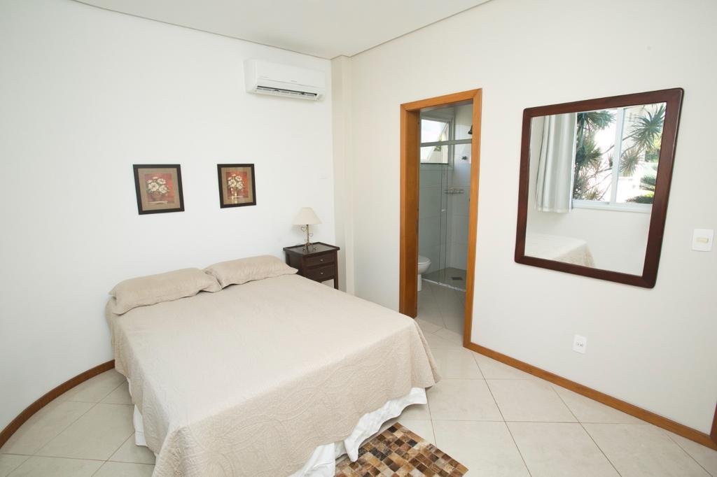 5 Bed, 6 Bath, HouseFor Sale, Jurerê Internacional, Santa Catarina, 88053-408