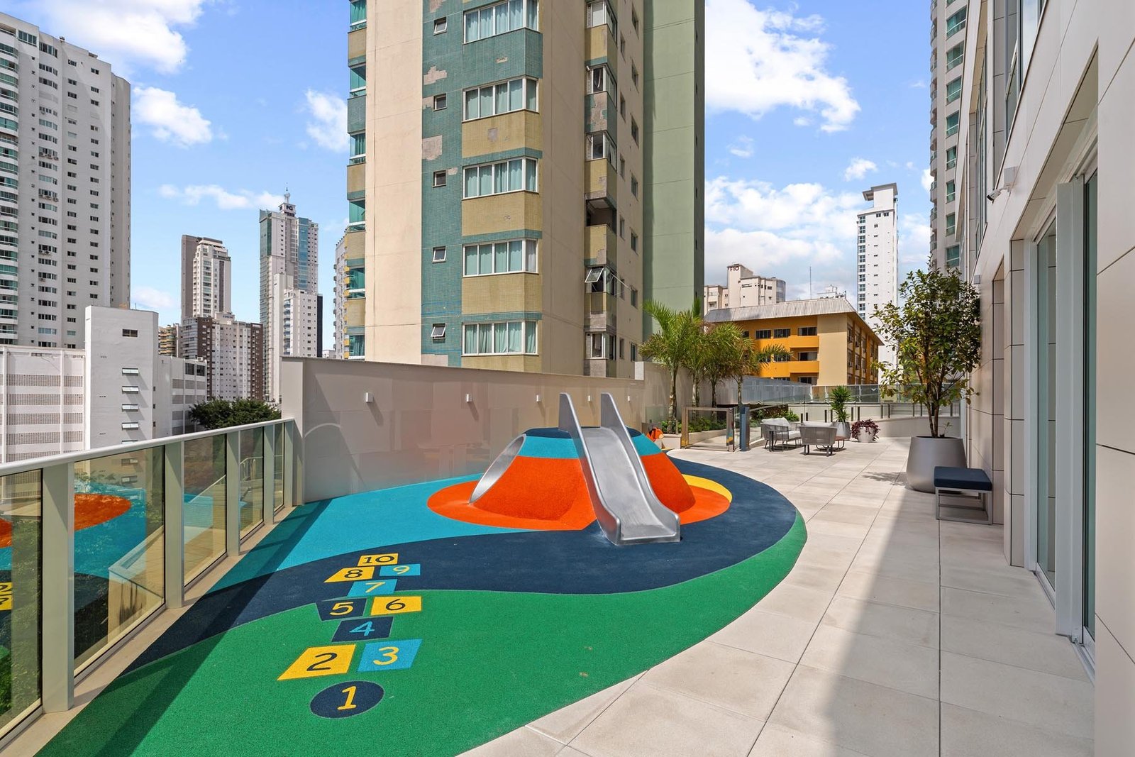 4 Bed, 6 Bath, ApartmentFor Sale, Pioneiros, Santa Catarina, 88331-010