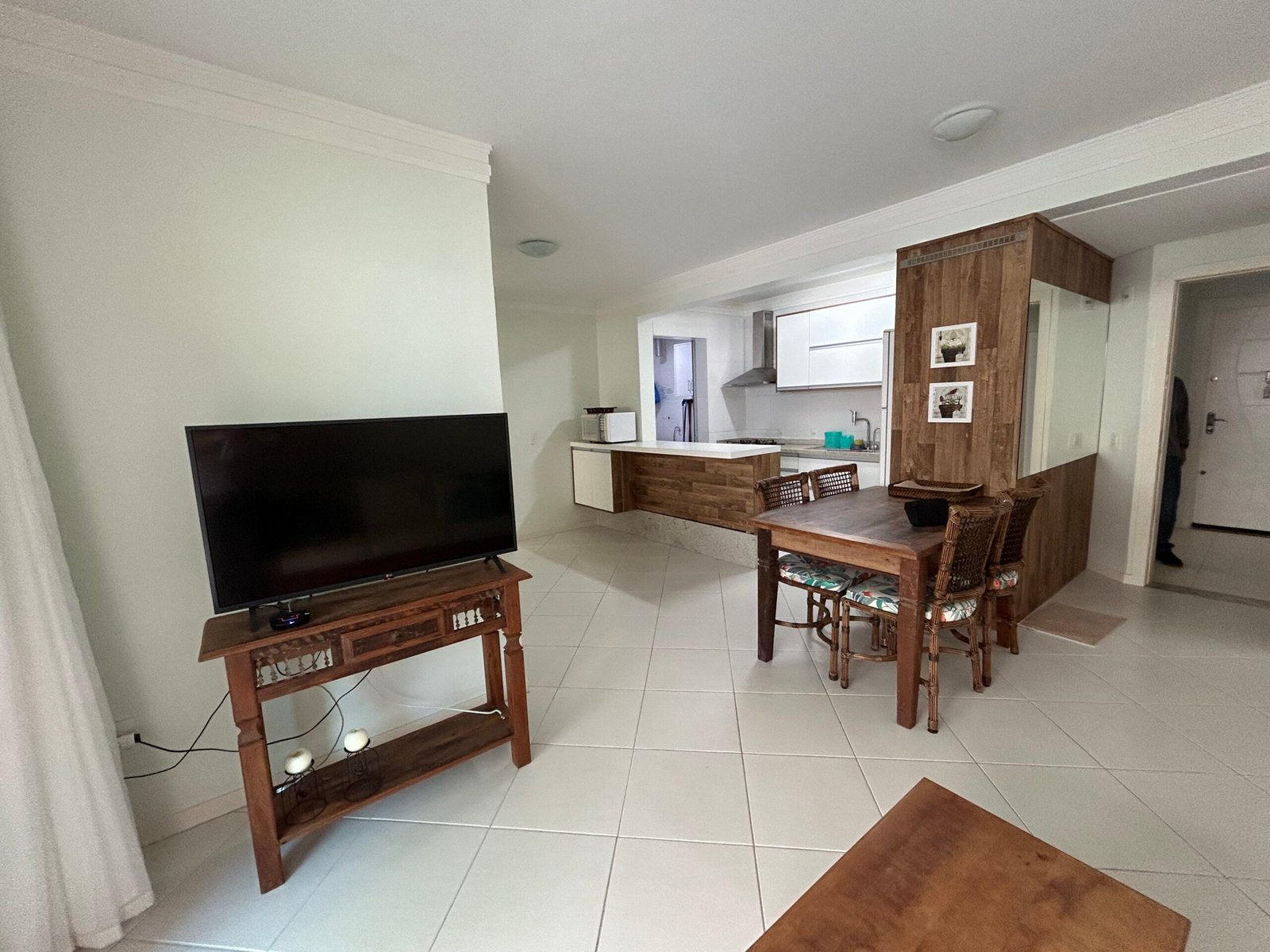 3 Bed, 2 Bath, ApartmentFor Sale, Ingleses do Rio Vermelho, Santa Catarina, 88058-580