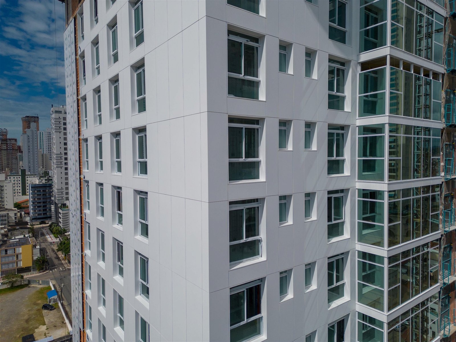 4 Bed, 2 Bath, ApartmentFor Sale, Centro, Santa Catarina, 88330-394