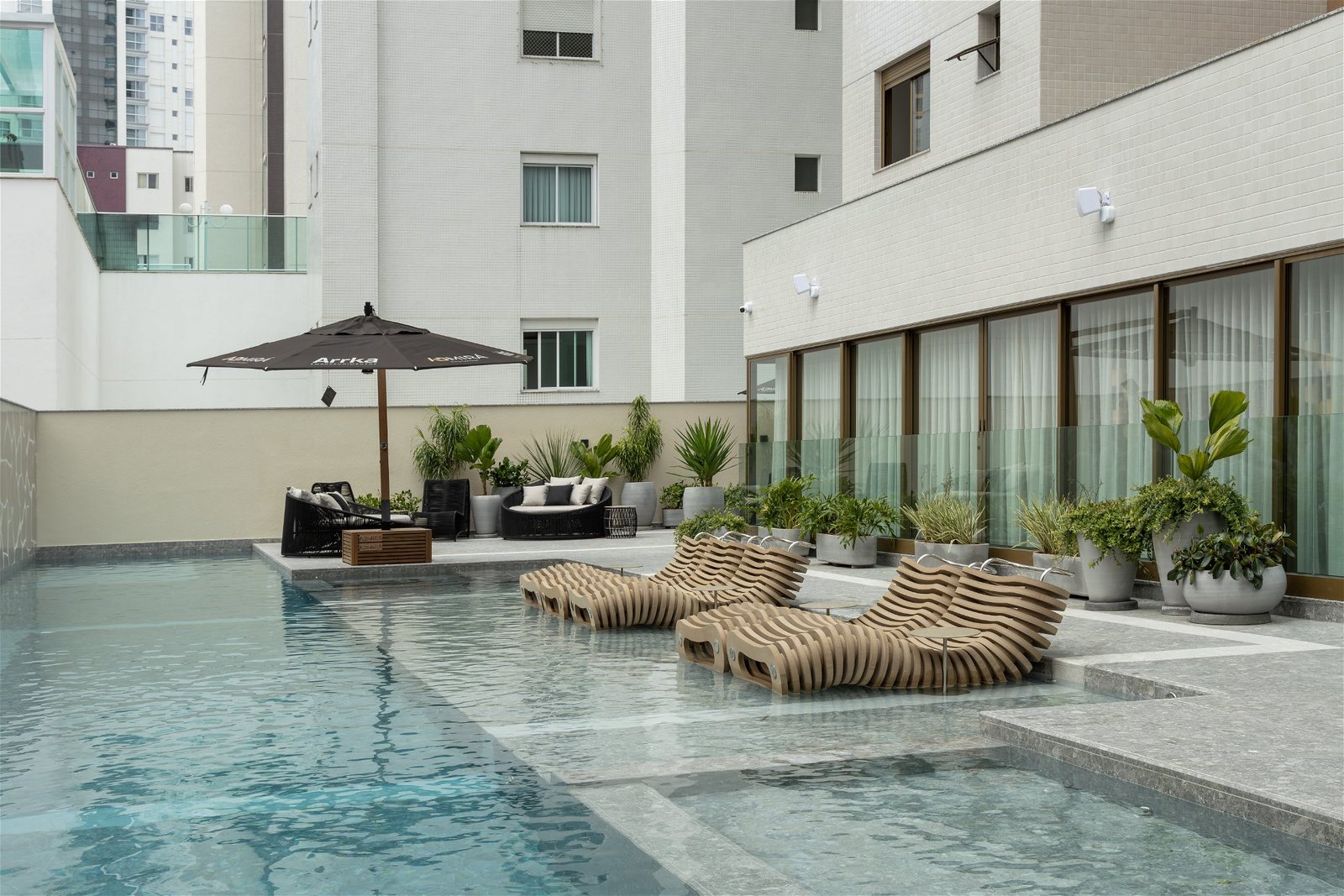 4 Bed, 5 Bath, ApartmentFor Sale, Centro, Santa Catarina, 88330-792