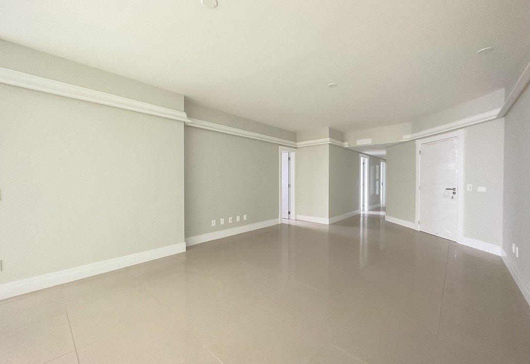 3 Bed, 3 Bath, ApartmentFor Sale, Centro, Santa Catarina, 88330-780