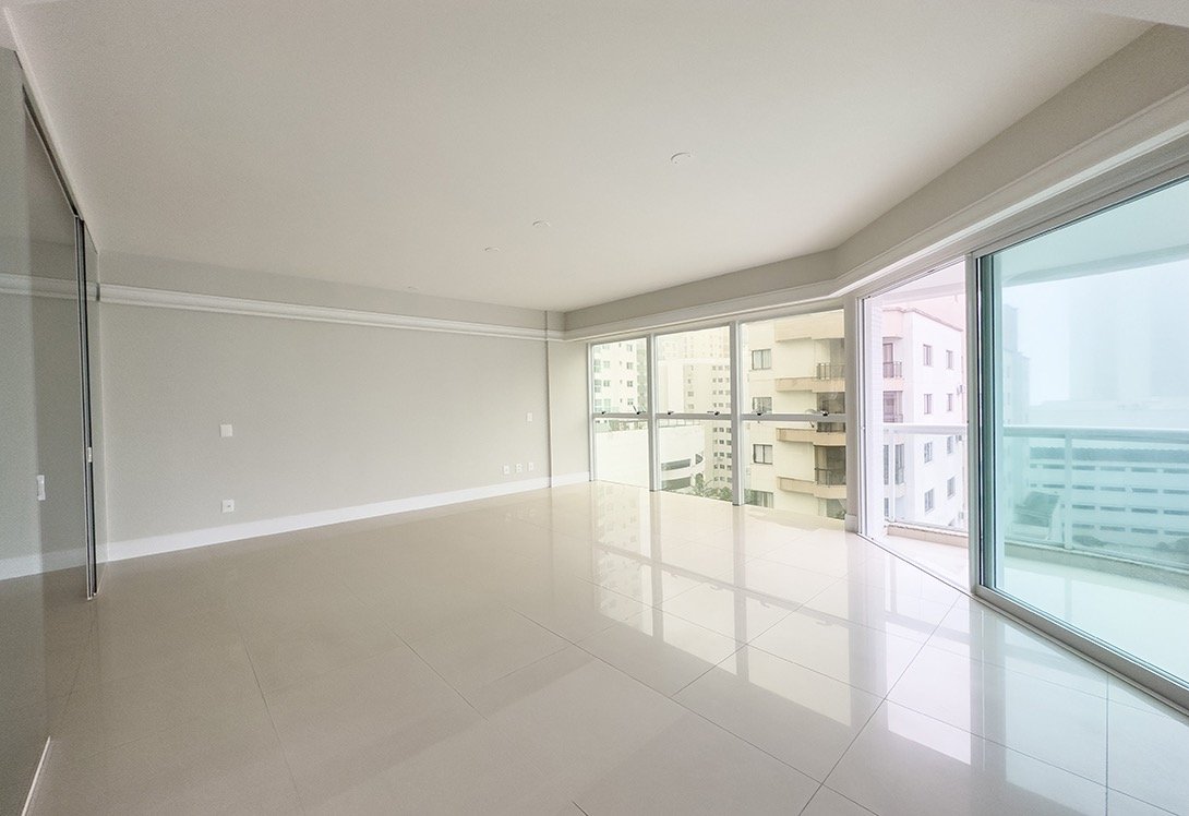 3 Bed, 3 Bath, ApartmentFor Sale, Centro, Santa Catarina, 88330-780