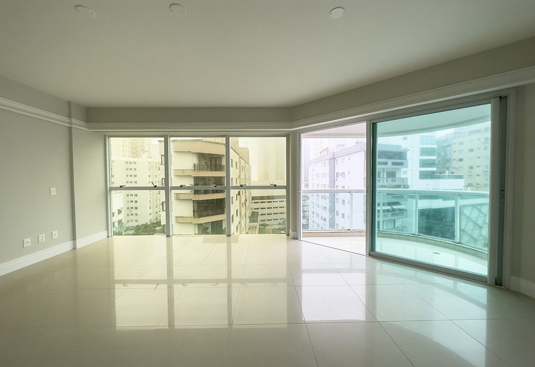 3 Bed, 3 Bath, ApartmentFor Sale, Centro, Santa Catarina, 88330-780