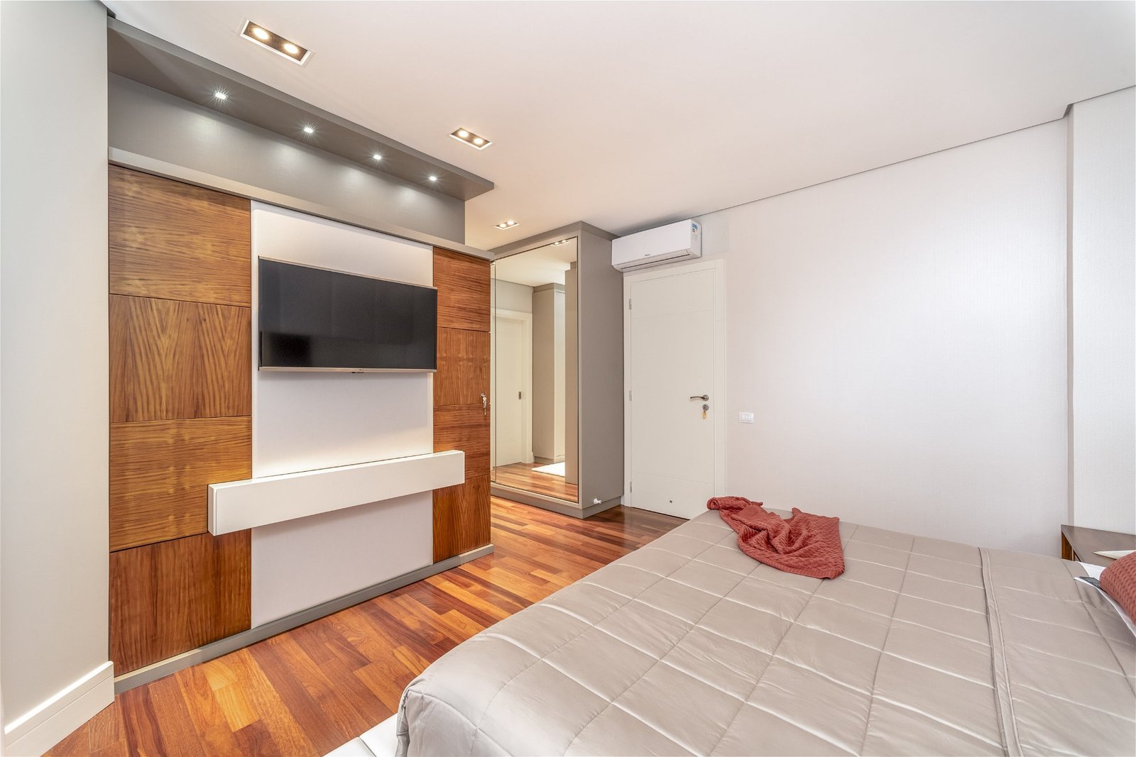 3 Bed, 4 Bath, ApartmentFor Sale, Praia Brava, Santa Catarina, 88306-806