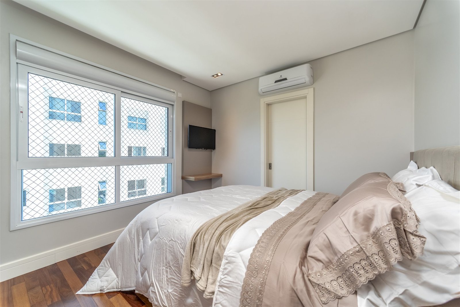 3 Bed, 4 Bath, ApartmentFor Sale, Praia Brava, Santa Catarina, 88306-806