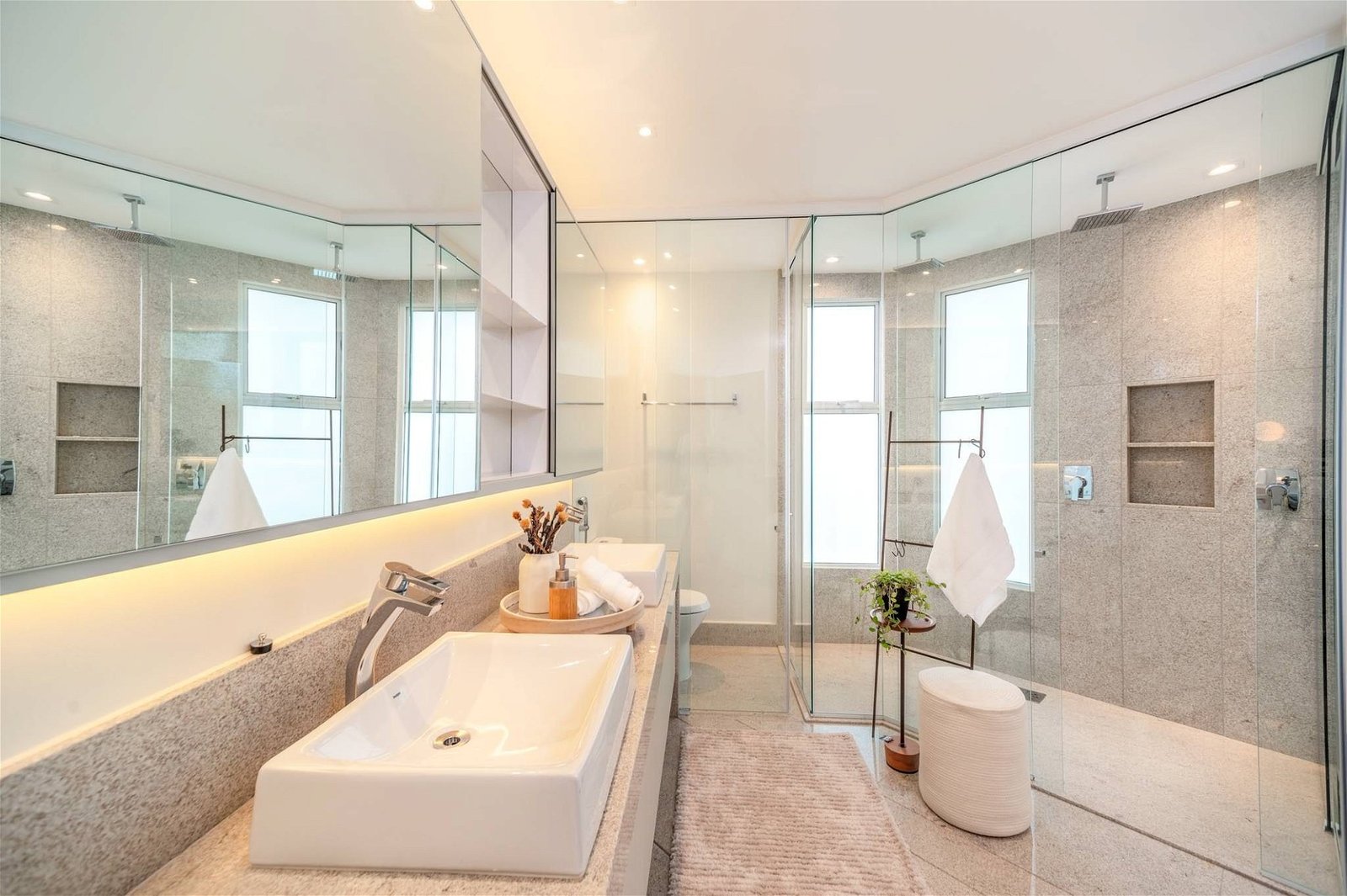 5 Bed, 6 Bath, ApartmentFor Sale, Santa Catarina, Brazil