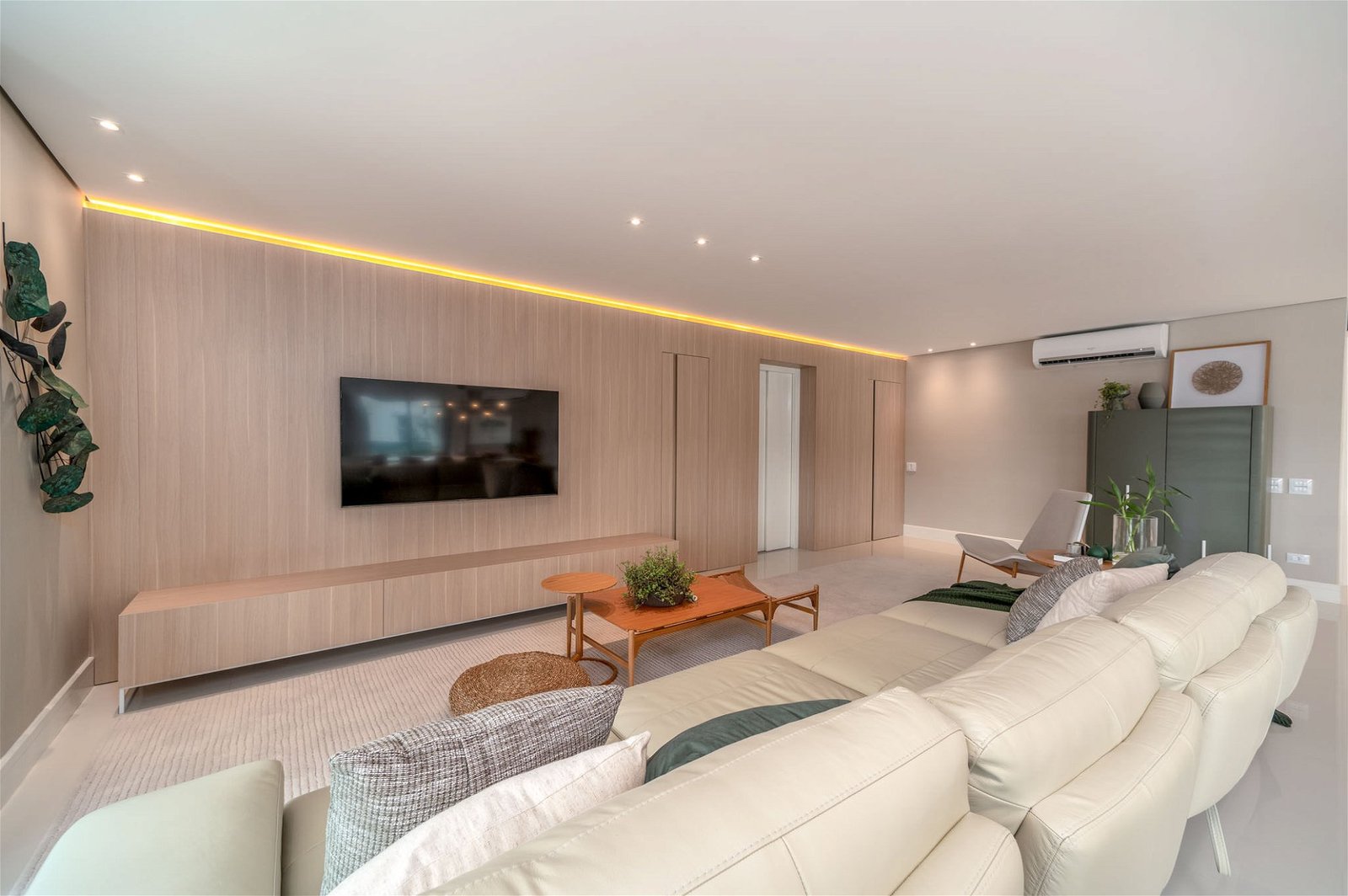 5 Bed, 6 Bath, ApartmentFor Sale, Santa Catarina, Brazil