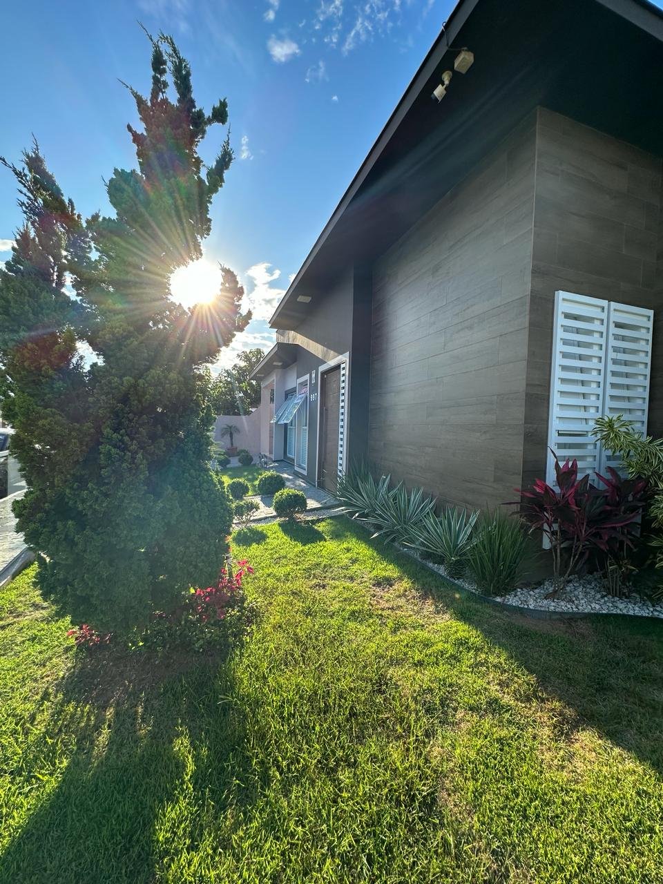 3 Bed, 2 Bath, HouseFor Sale