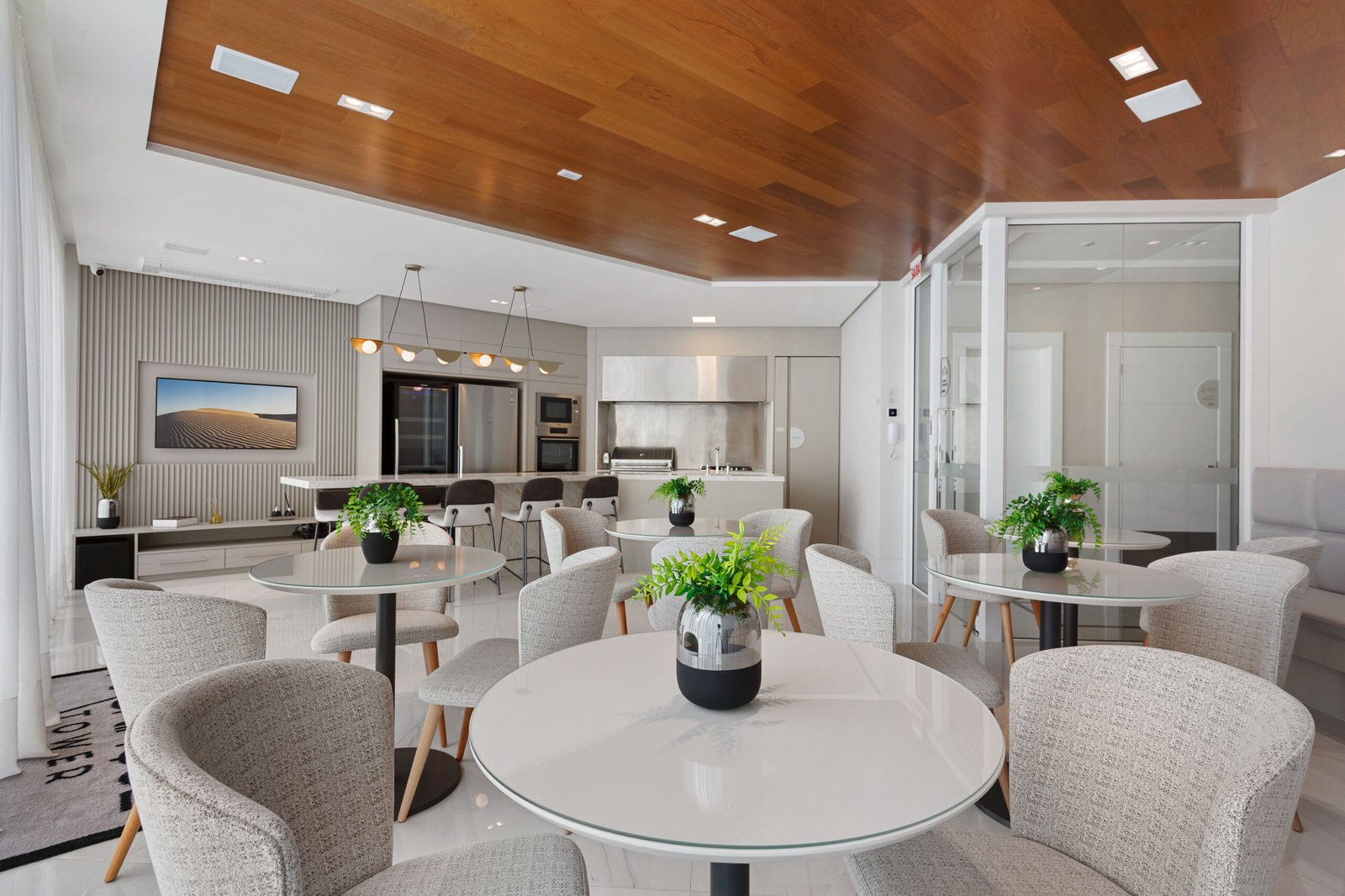 3 Bed, 4 Bath, ApartmentFor Sale, Centro, Santa Catarina, 88330-063