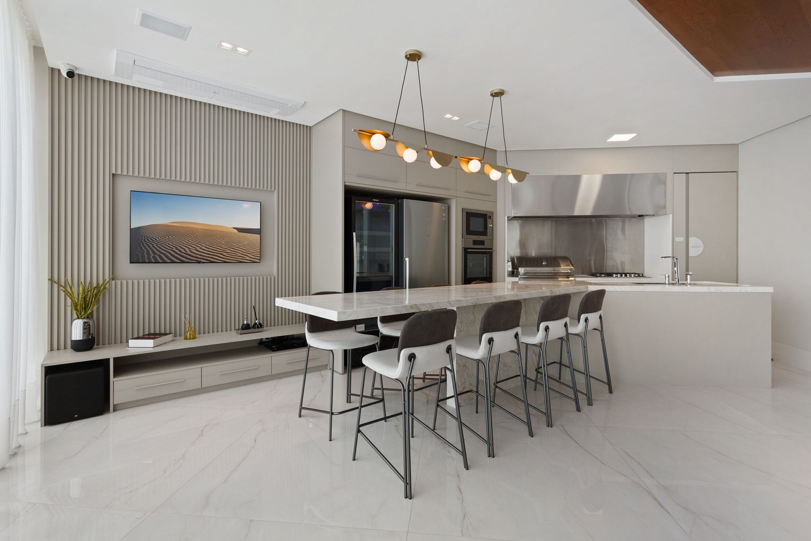 3 Bed, 4 Bath, ApartmentFor Sale, Centro, Santa Catarina, 88330-063