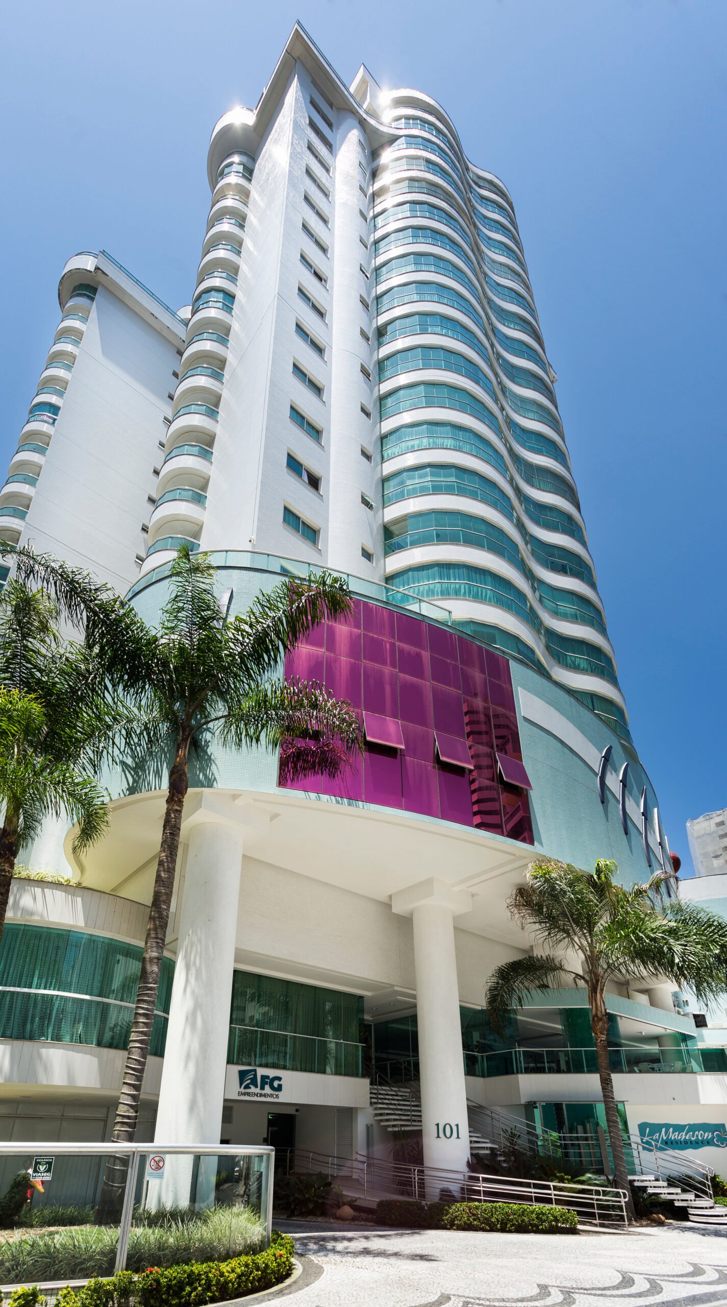 3 Bed, 2 Bath, ApartmentFor Sale, Centro, Santa Catarina, 88330-786