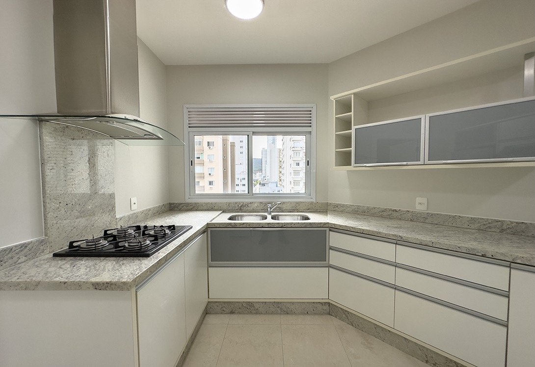 3 Bed, 2 Bath, ApartmentFor Sale, Centro, Santa Catarina, 88330-786