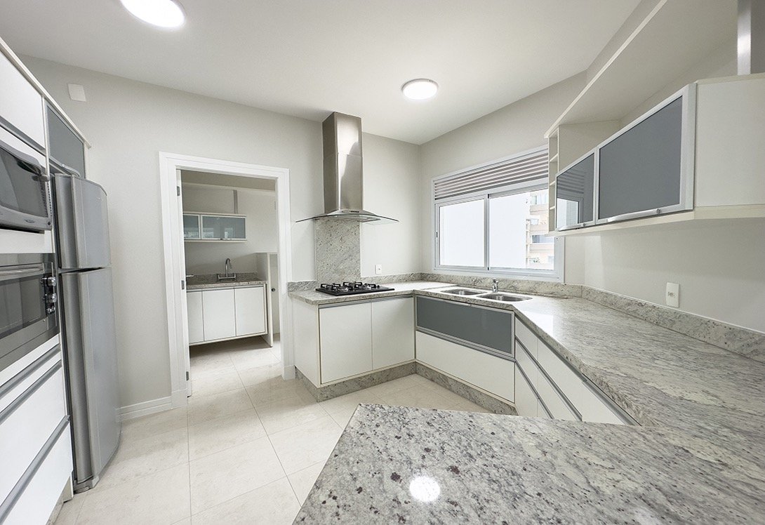 3 Bed, 2 Bath, ApartmentFor Sale, Centro, Santa Catarina, 88330-786