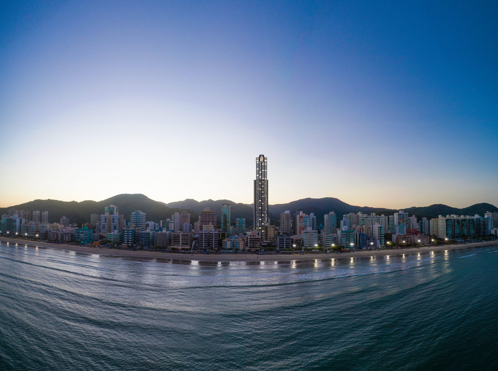 4 Bed, 5 Bath, ApartmentFor Sale, Itapema, Santa Catarina, 88220-000