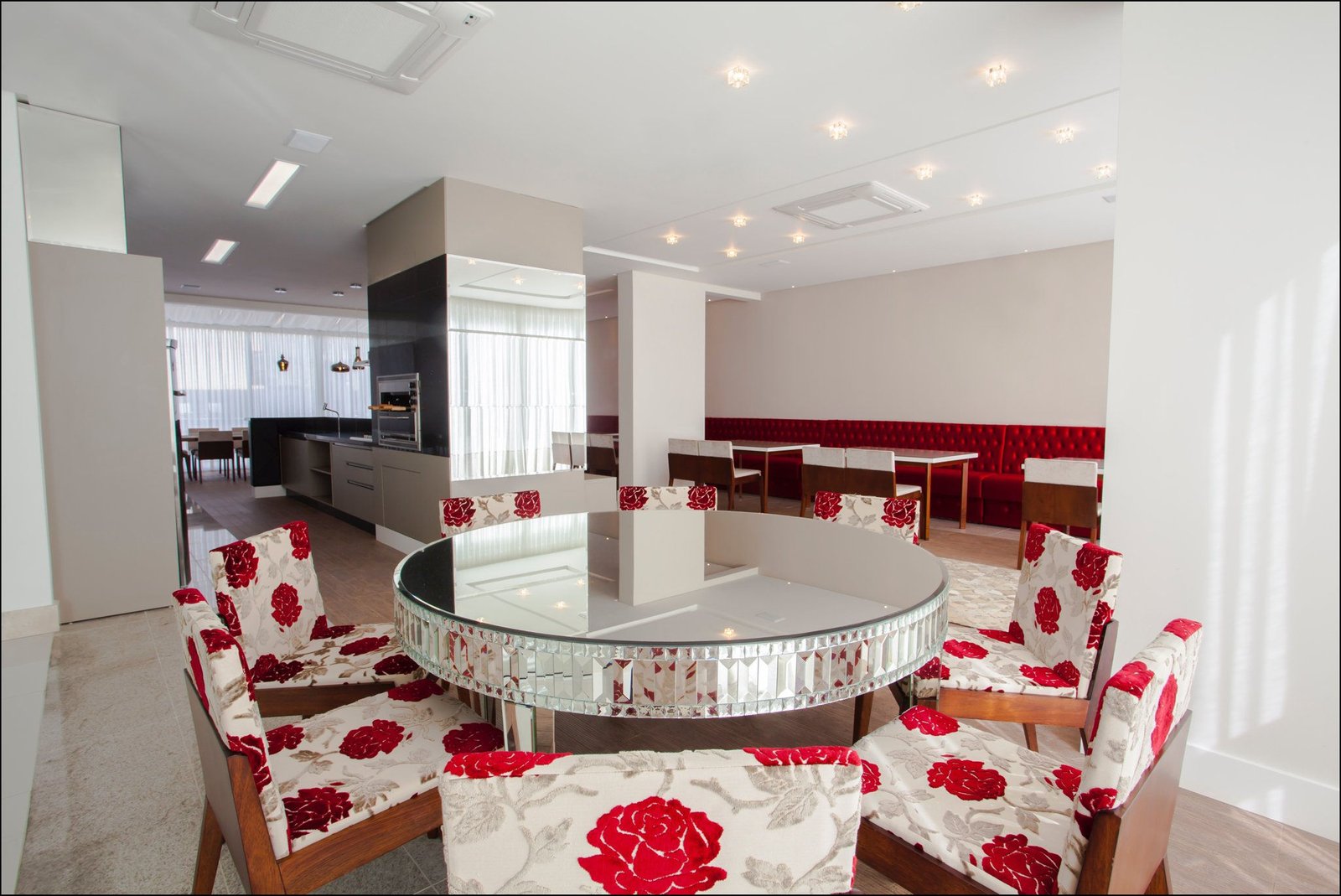 3 Bed, 4 Bath, ApartmentFor Sale, Centro, Santa Catarina, 88330-729