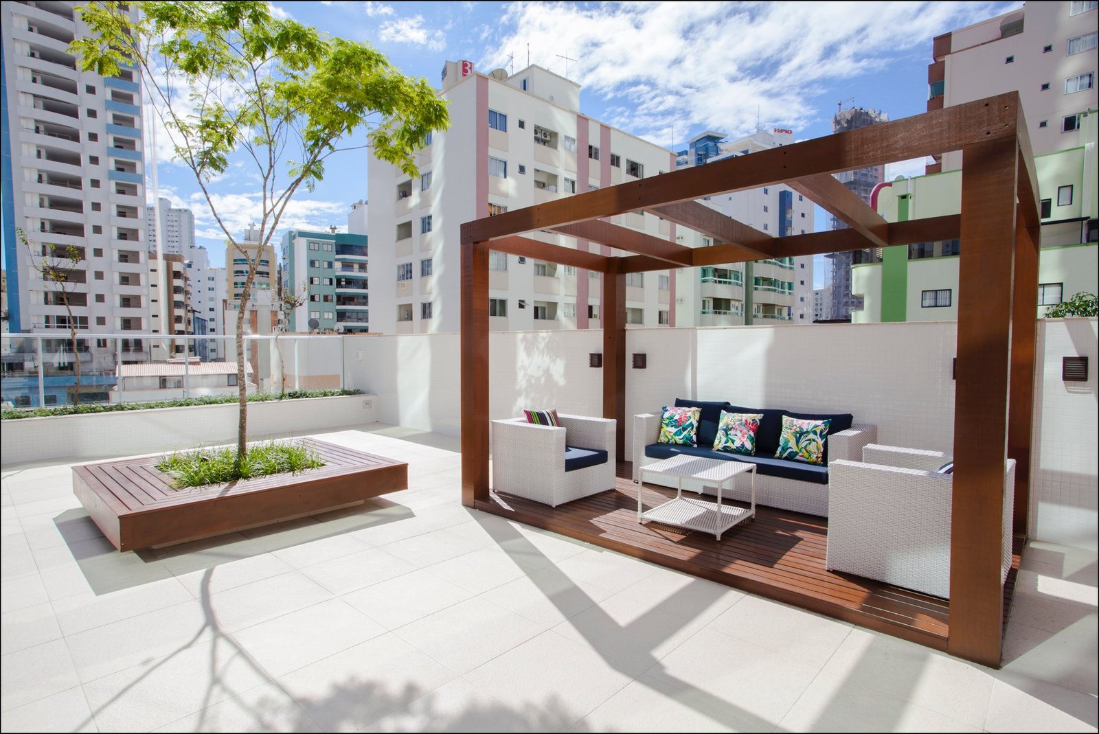 3 Bed, 4 Bath, ApartmentFor Sale, Centro, Santa Catarina, 88330-729