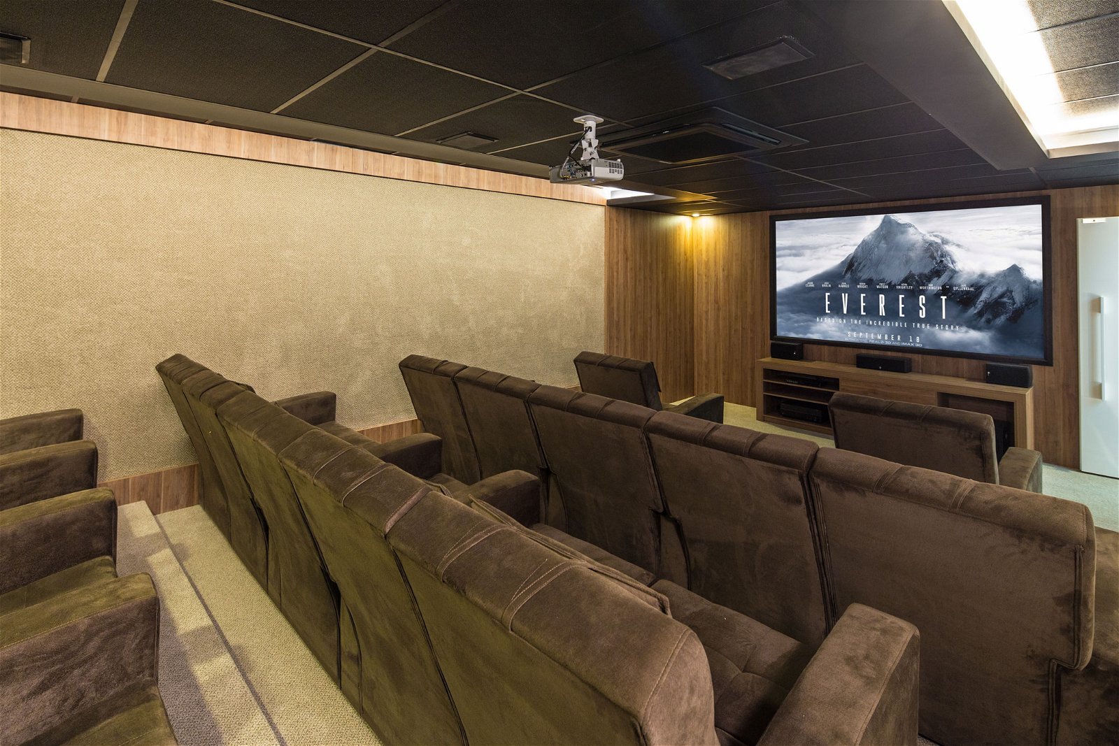 4 Bed, 5 Bath, ApartmentFor Sale, Centro, Santa Catarina, 88330-036