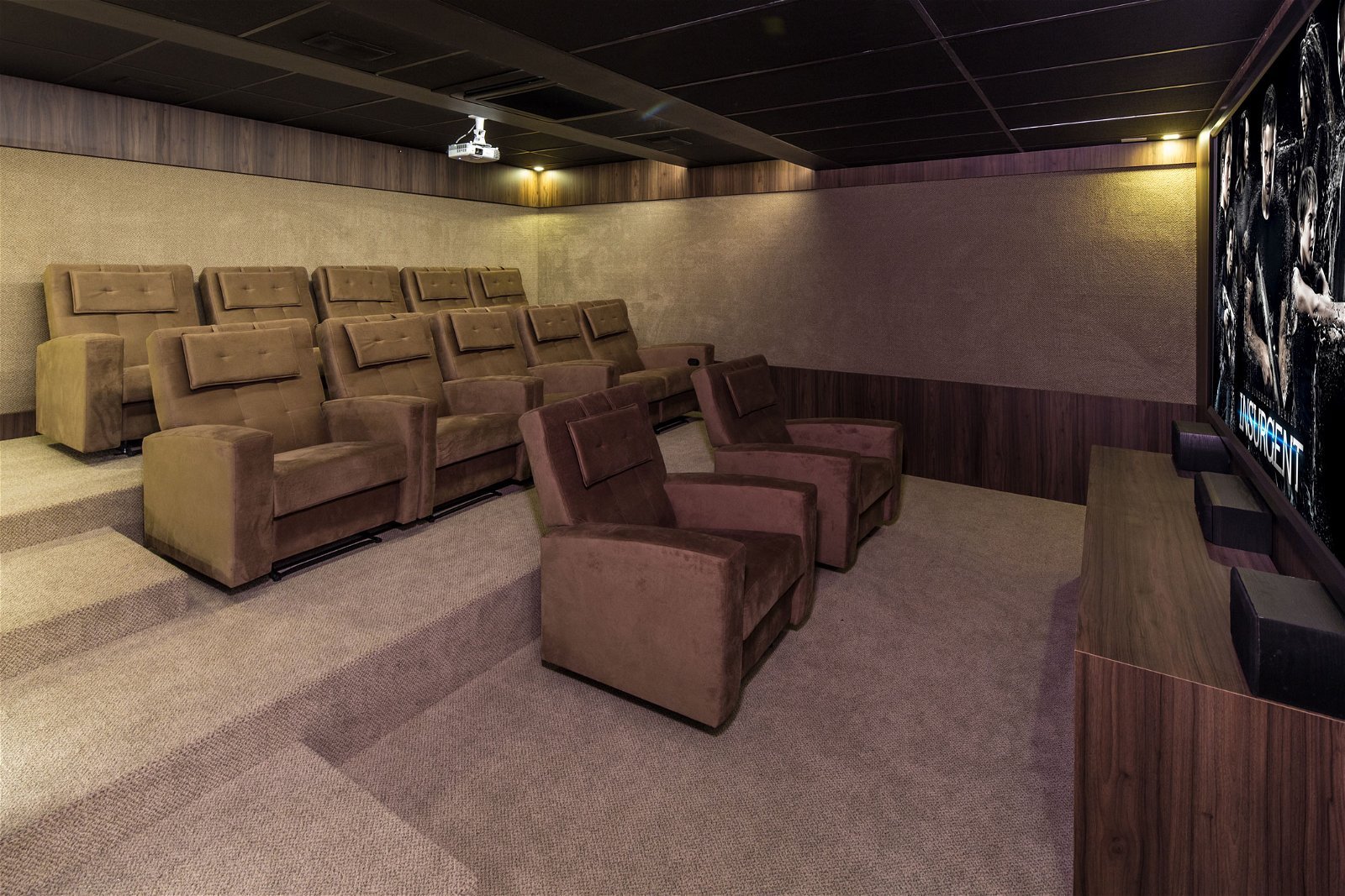 4 Bed, 5 Bath, ApartmentFor Sale, Centro, Santa Catarina, 88330-036