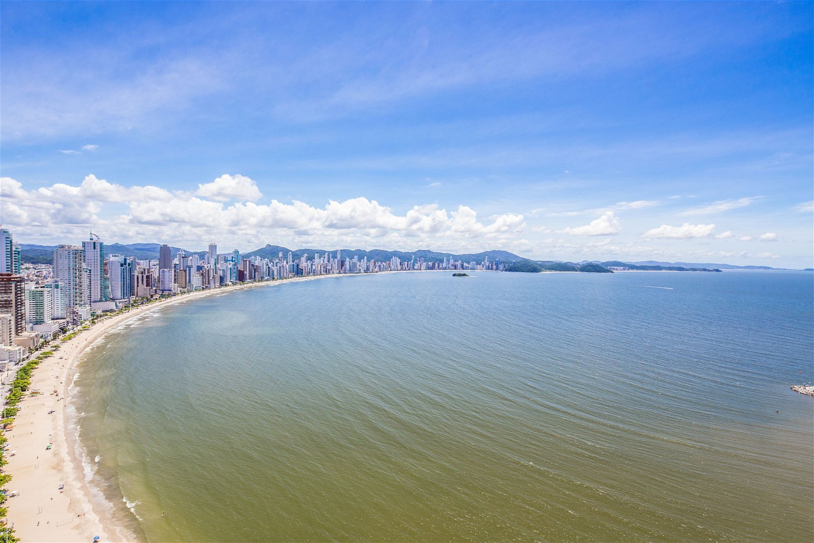 4 Bed, 5 Bath, ApartmentFor Sale, Centro, Santa Catarina, 88330-036