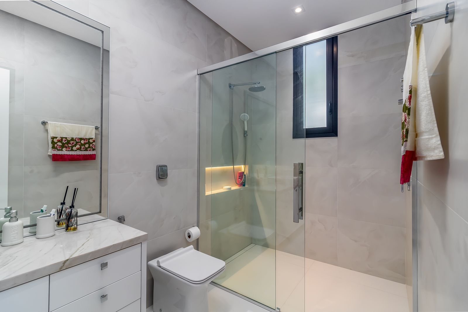 4 Bed, 5 Bath, HouseFor Sale, Jurerê Internacional, Santa Catarina, 88053-417