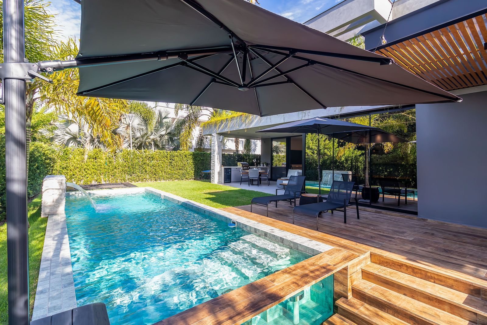 4 Bed, 5 Bath, HouseFor Sale, Jurerê Internacional, Santa Catarina, 88053-417