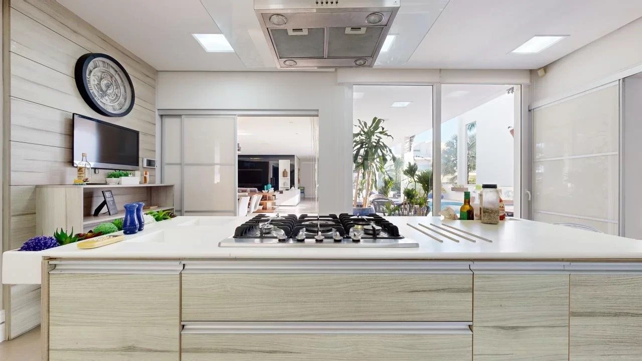 4 Bed, 5 Bath, HouseFor Sale, Jurerê Internacional, Santa Catarina, 88053-317