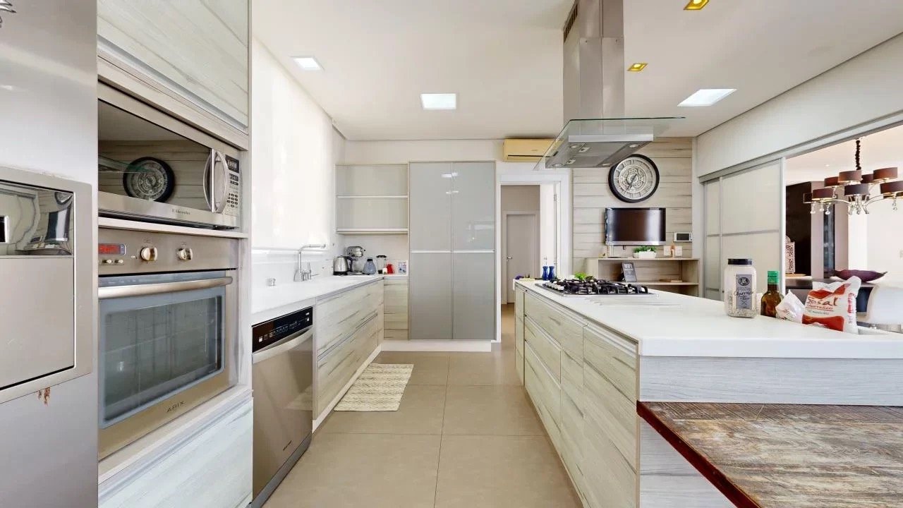 4 Bed, 5 Bath, HouseFor Sale, Jurerê Internacional, Santa Catarina, 88053-317