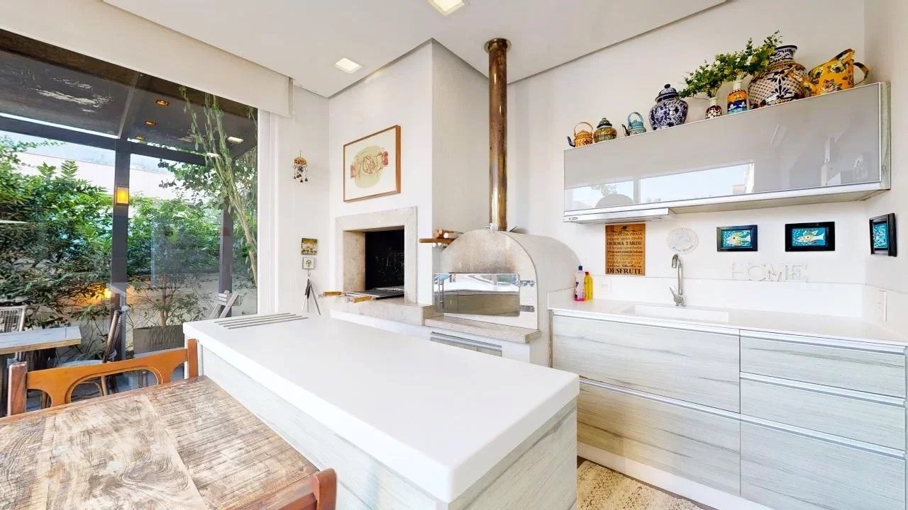 4 Bed, 5 Bath, HouseFor Sale, Jurerê Internacional, Santa Catarina, 88053-317