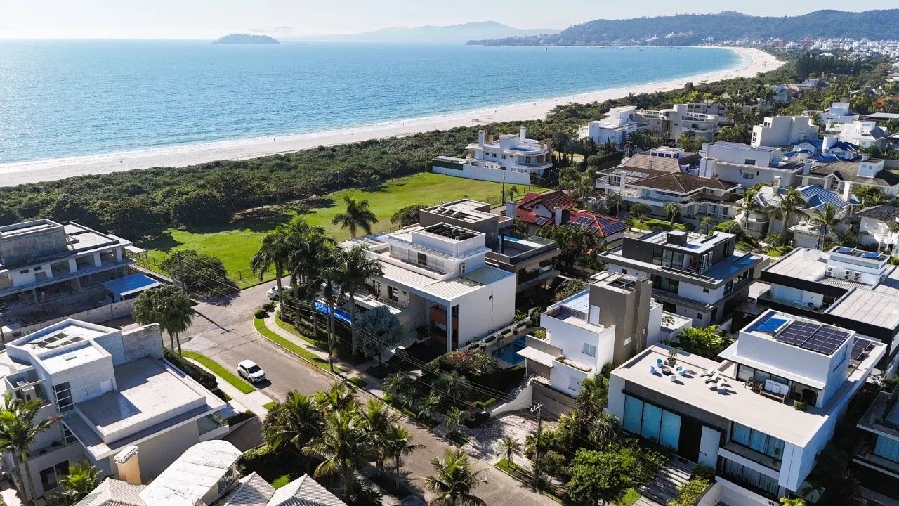 4 Bed, 5 Bath, HouseFor Sale, Jurerê Internacional, Santa Catarina, 88053-317