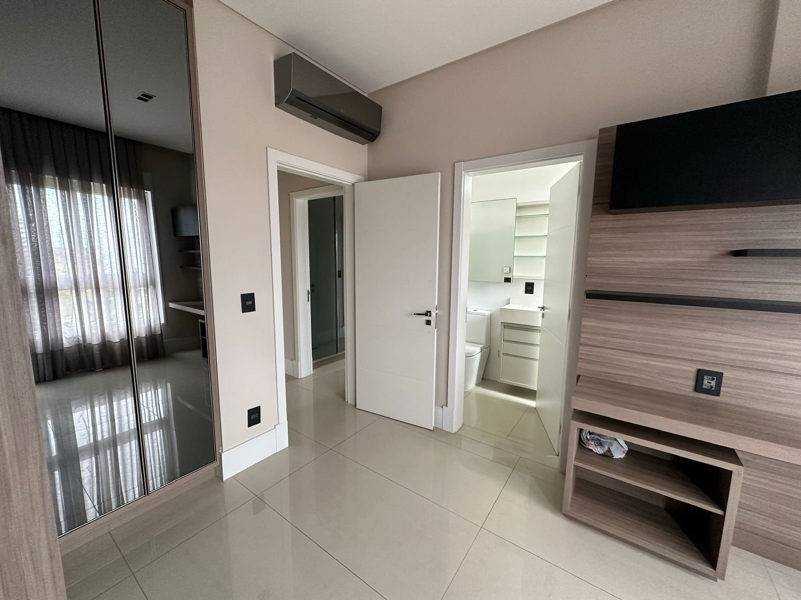 3 Bed, 4 Bath, ApartmentFor Sale, Florianópolis, Santa Catarina, 88054-600