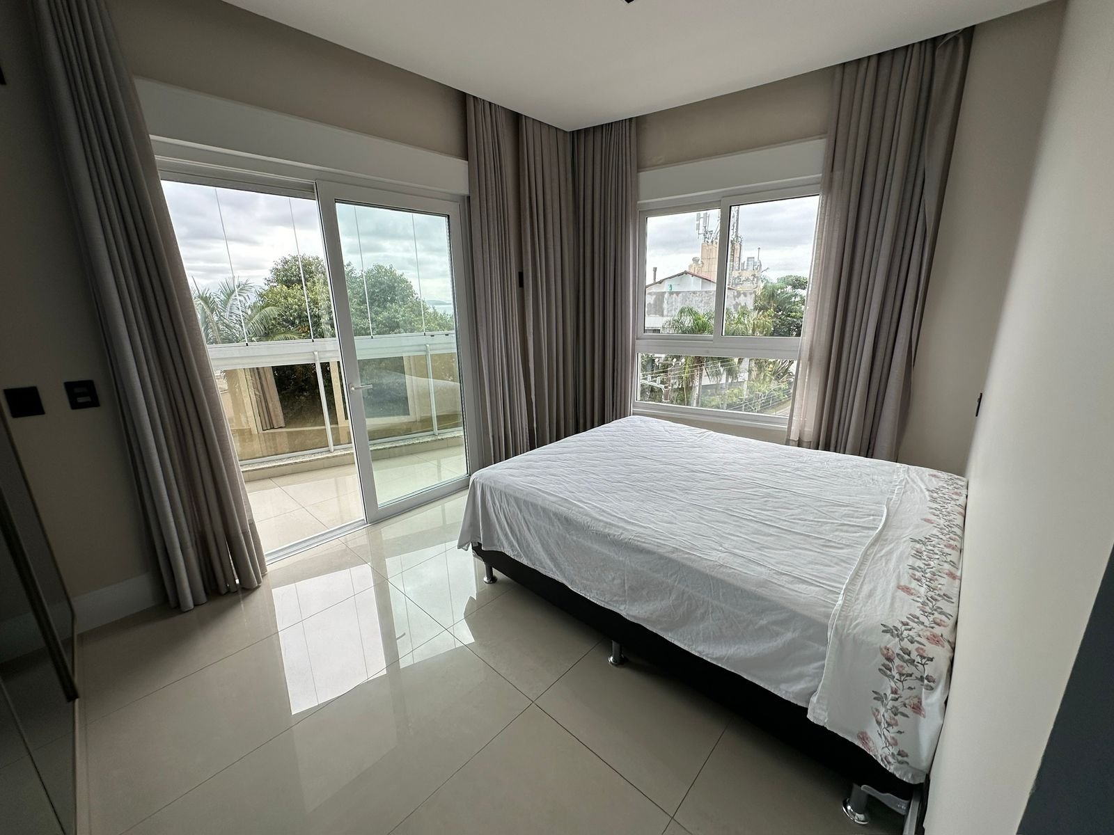 3 Bed, 4 Bath, ApartmentFor Sale, Florianópolis, Santa Catarina, 88054-600