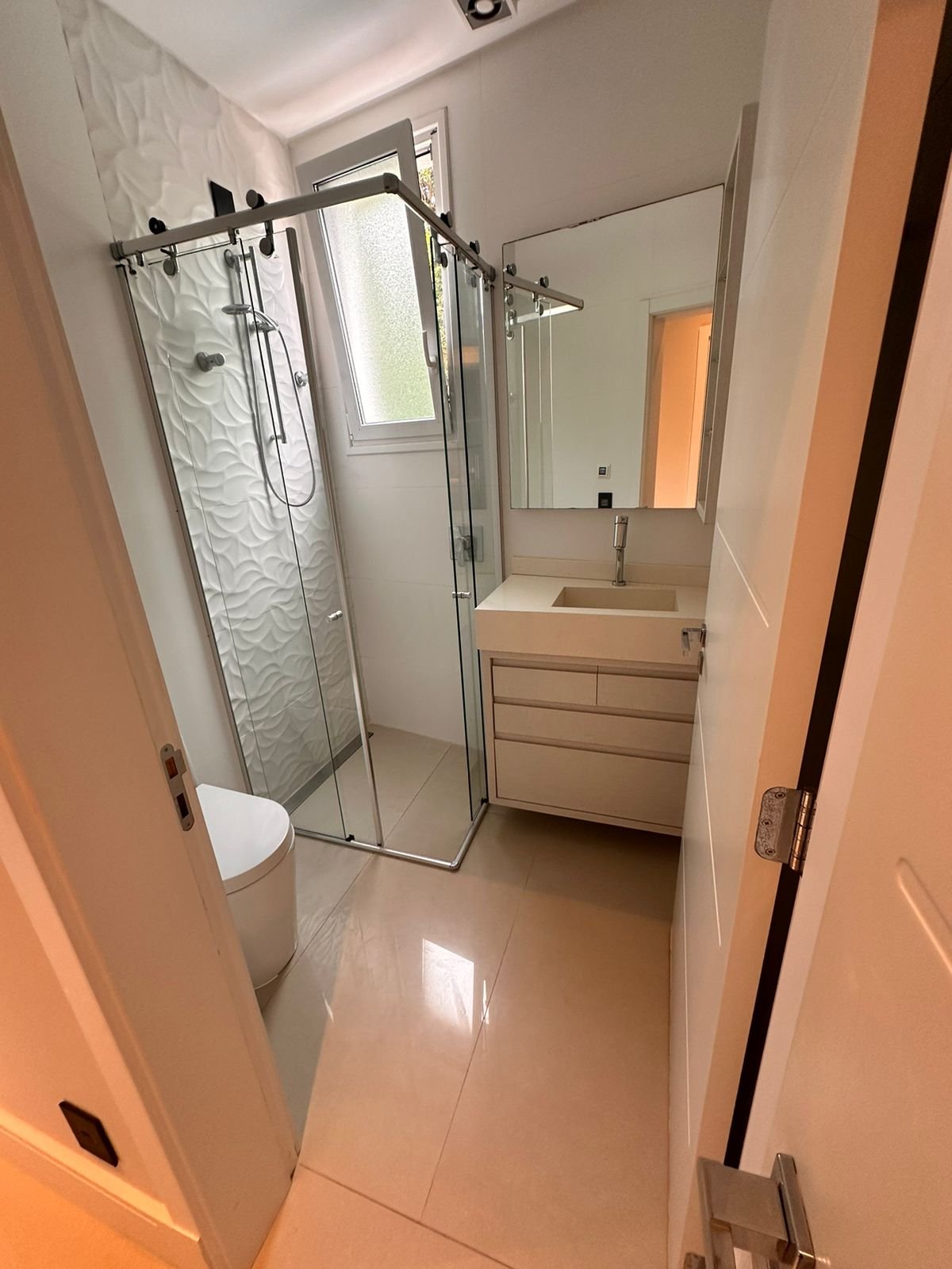 3 Bed, 4 Bath, ApartmentFor Sale, Florianópolis, Santa Catarina, 88054-600