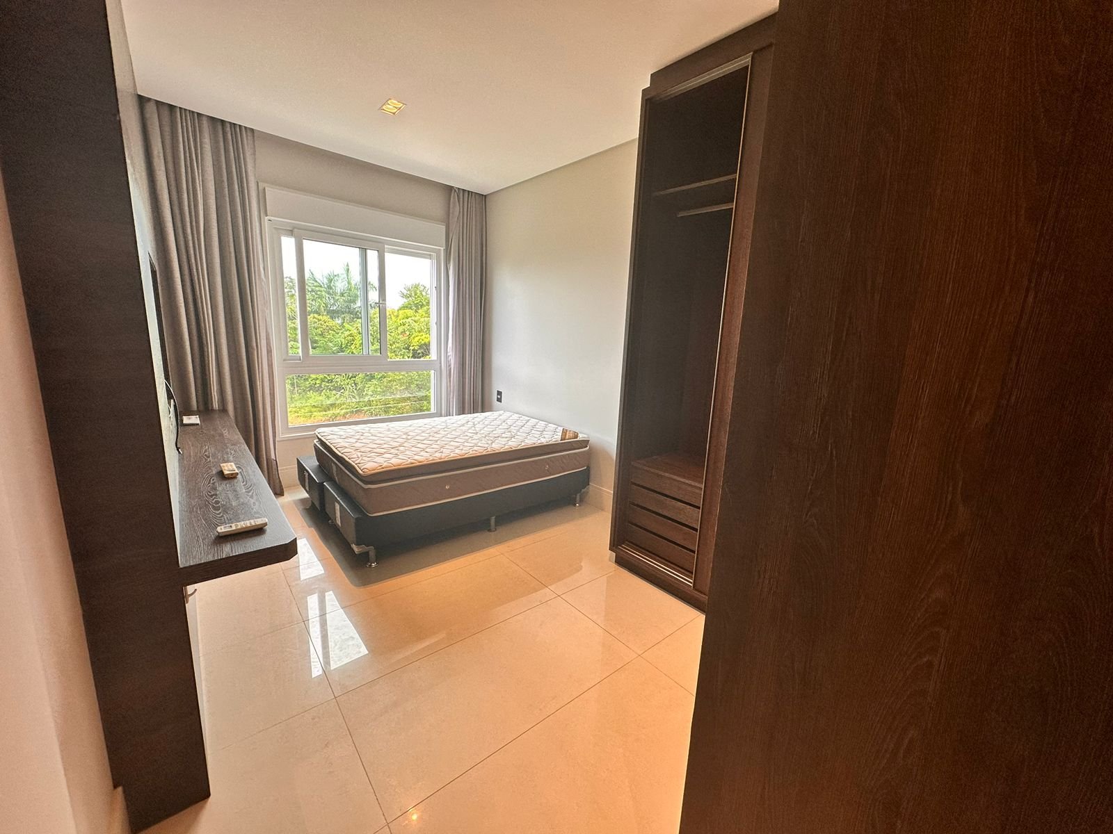 3 Bed, 4 Bath, ApartmentFor Sale, Florianópolis, Santa Catarina, 88054-600