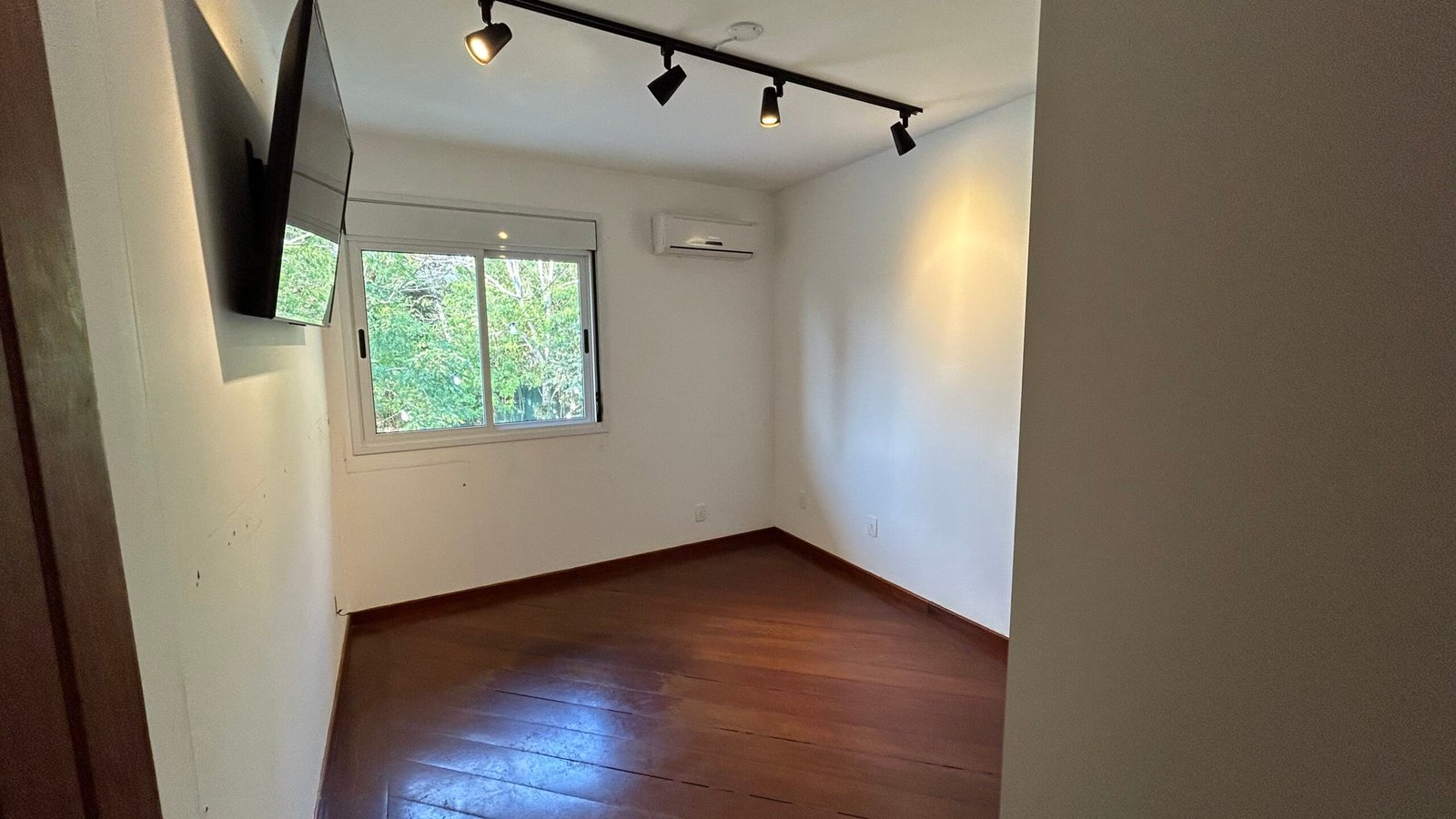 6 Bed, 5 Bath, HouseFor Sale, João Paulo, Santa Catarina, 88030-540