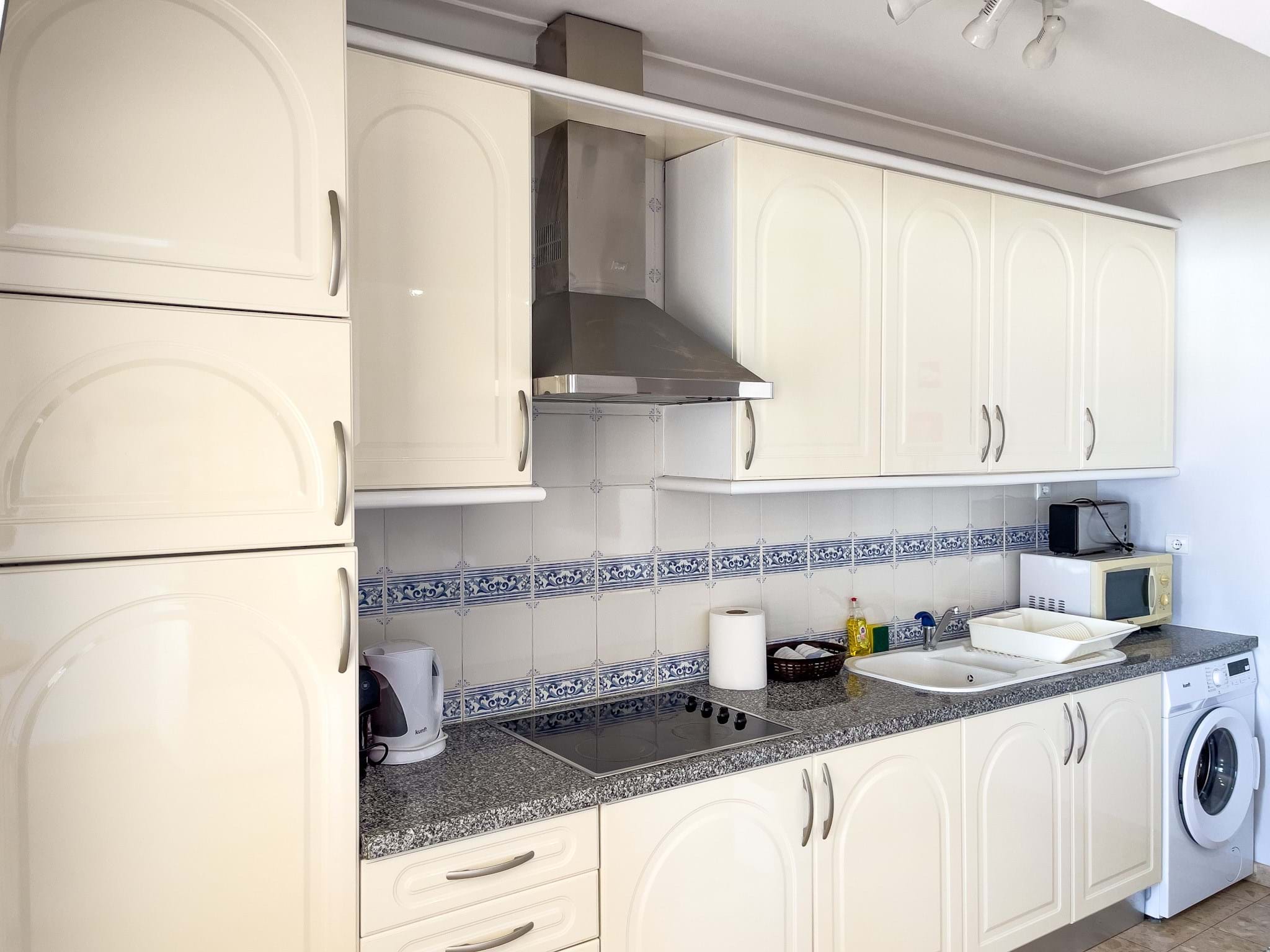 1 Bed, 1 Bath, ApartmentFor Sale, Praia da Rocha, Portimão, Faro, 8500-801