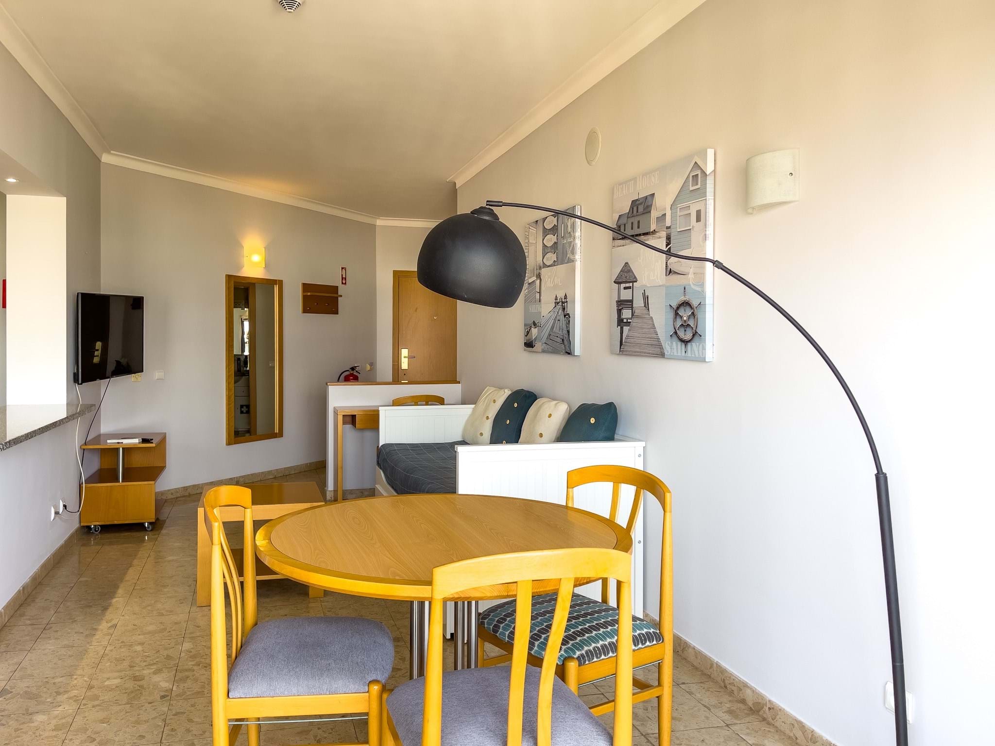 1 Bed, 1 Bath, ApartmentFor Sale, Praia da Rocha, Portimão, Faro, 8500-801