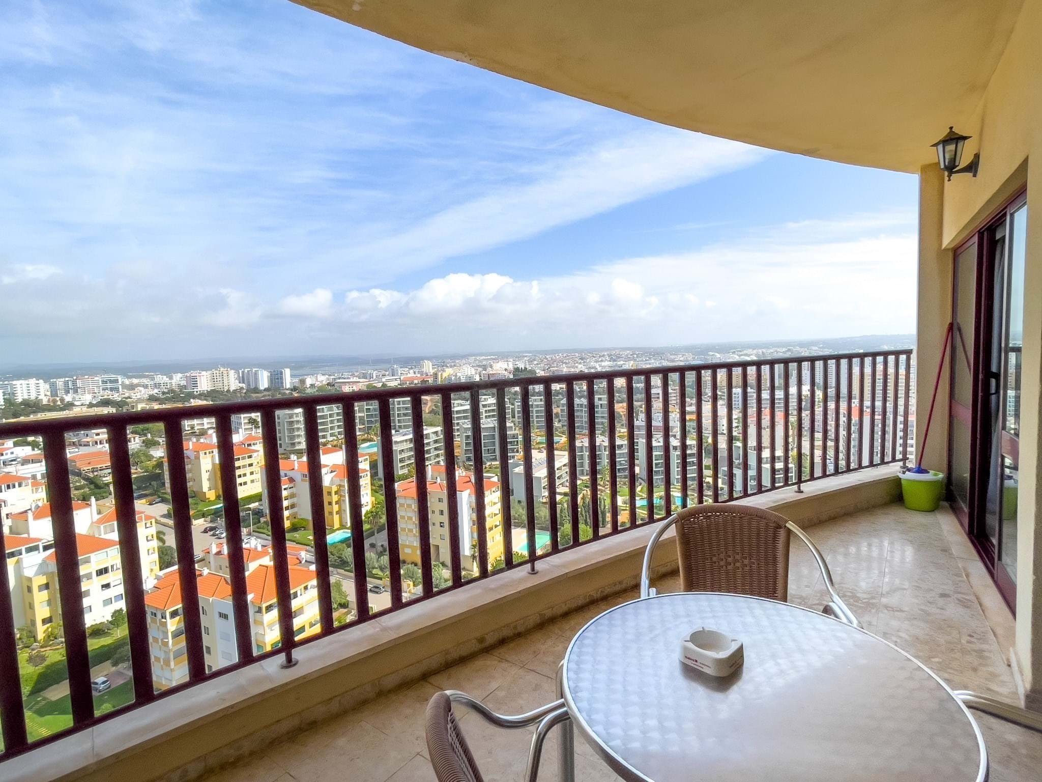 1 Bed, 1 Bath, ApartmentFor Sale, Praia da Rocha, Portimão, Faro, 8500-801